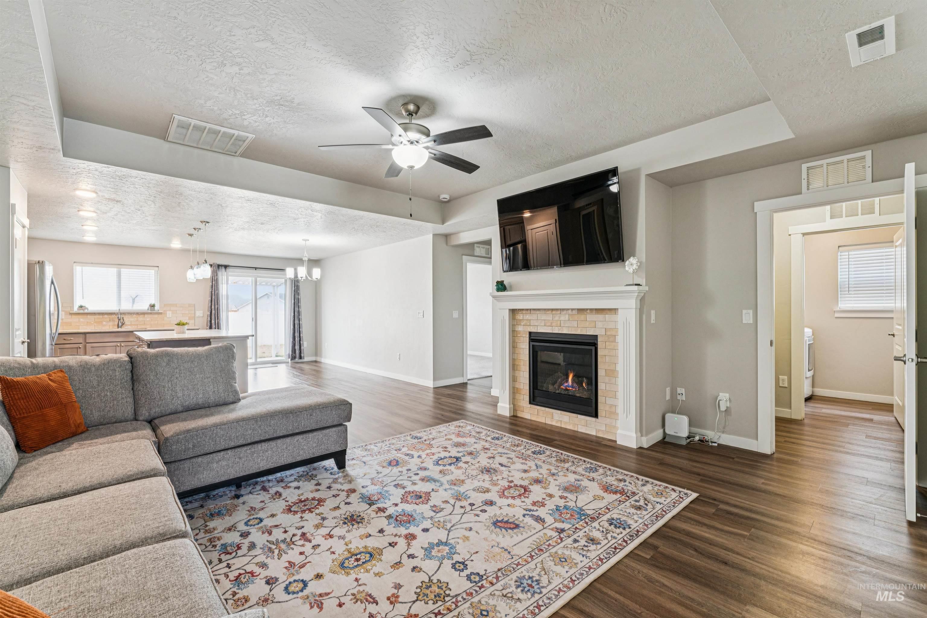 10293 Longtail Dr., Nampa, Idaho 83687, 3 Bedrooms, 2 Bathrooms, Residential For Sale, Price $399,000,MLS 98977628