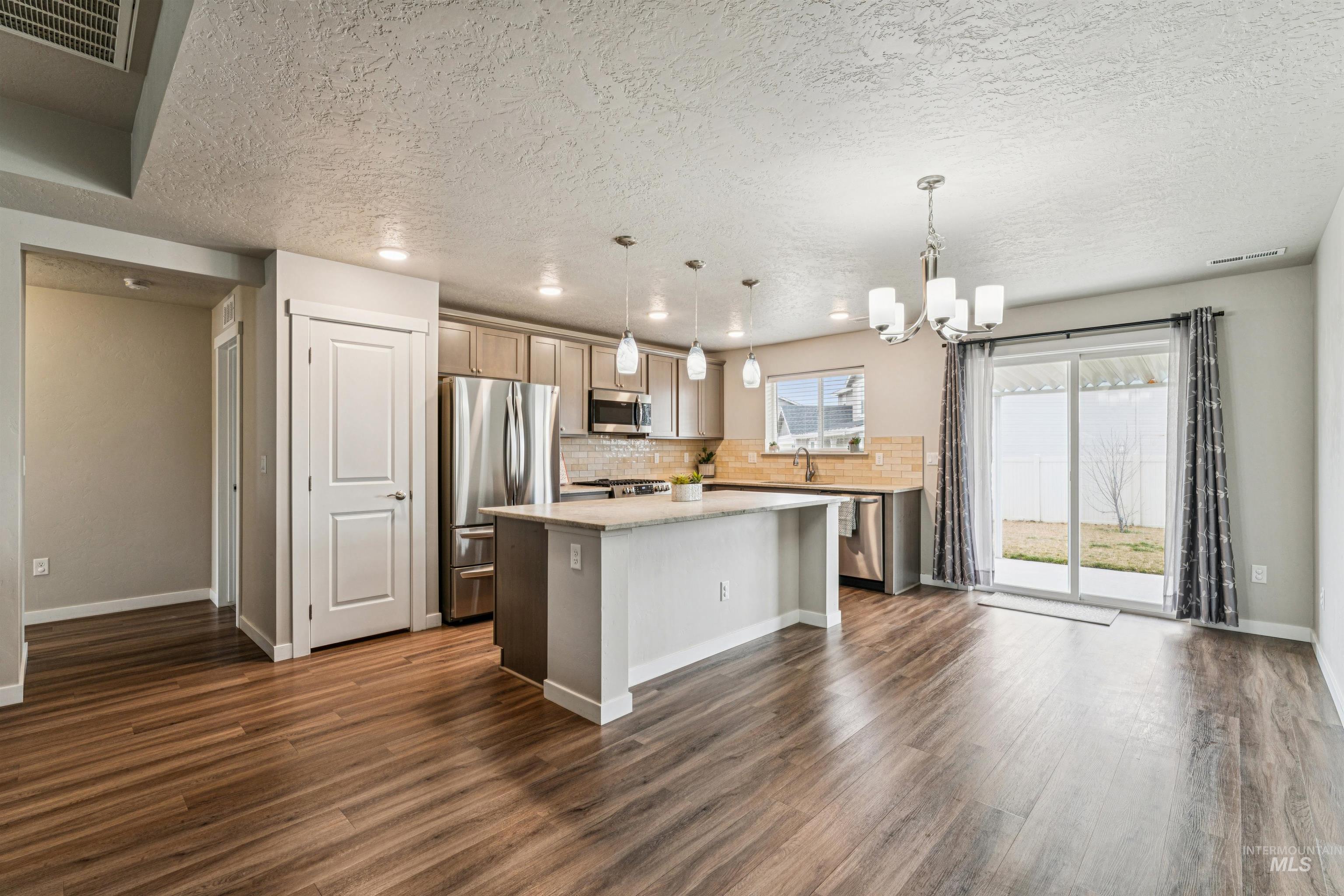 10293 Longtail Dr., Nampa, Idaho 83687, 3 Bedrooms, 2 Bathrooms, Residential For Sale, Price $399,000,MLS 98977628