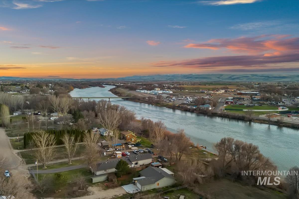 26757 Morris Pl., Wilder, Idaho 83676, 3 Bedrooms, 2 Bathrooms, Residential For Sale, Price $615,000,MLS 98977630