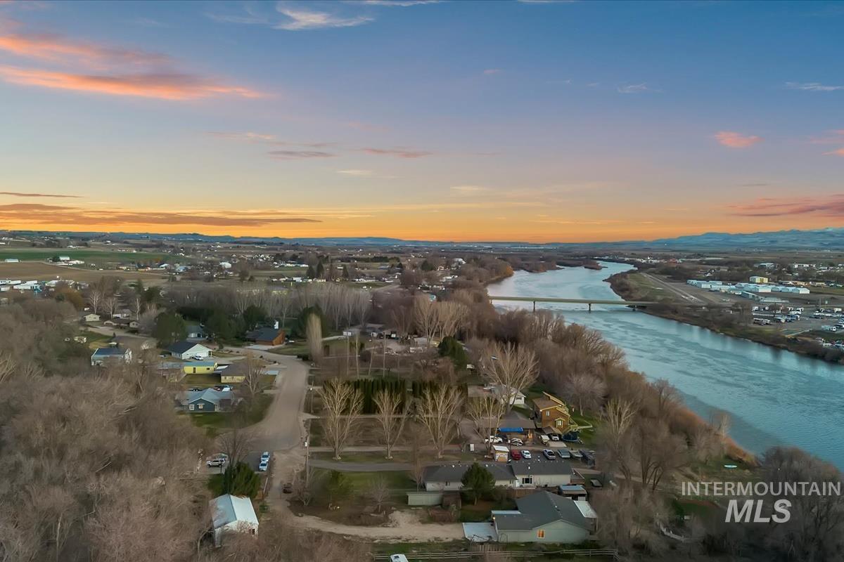 26757 Morris Pl., Wilder, Idaho 83676, 3 Bedrooms, 2 Bathrooms, Residential For Sale, Price $615,000,MLS 98977630