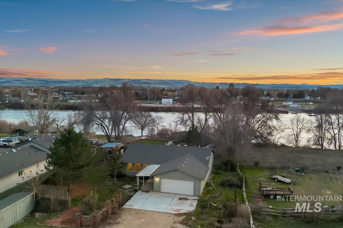 26757 Morris Pl., Wilder, Idaho 83676, 3 Bedrooms, 2 Bathrooms, Residential For Sale, Price $615,000,MLS 98977630