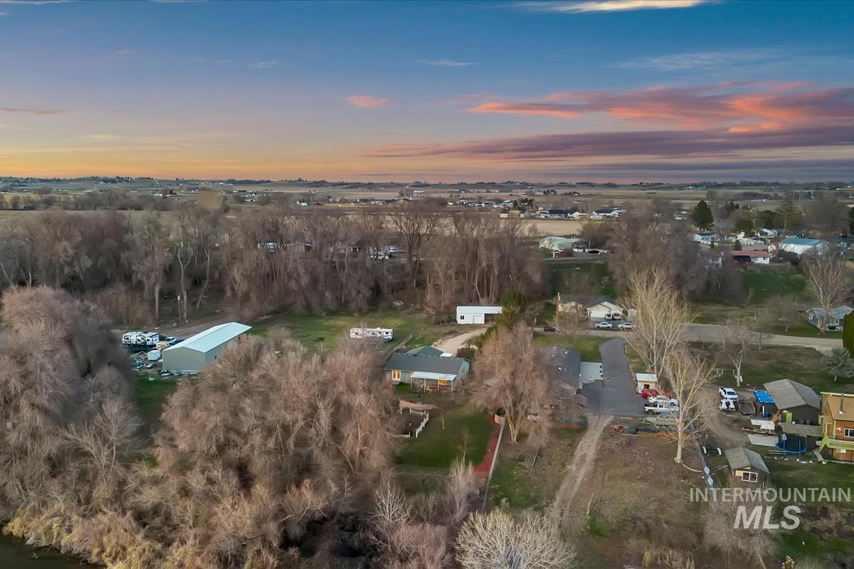 26757 Morris Pl., Wilder, Idaho 83676, 3 Bedrooms, 2 Bathrooms, Residential For Sale, Price $615,000,MLS 98977630