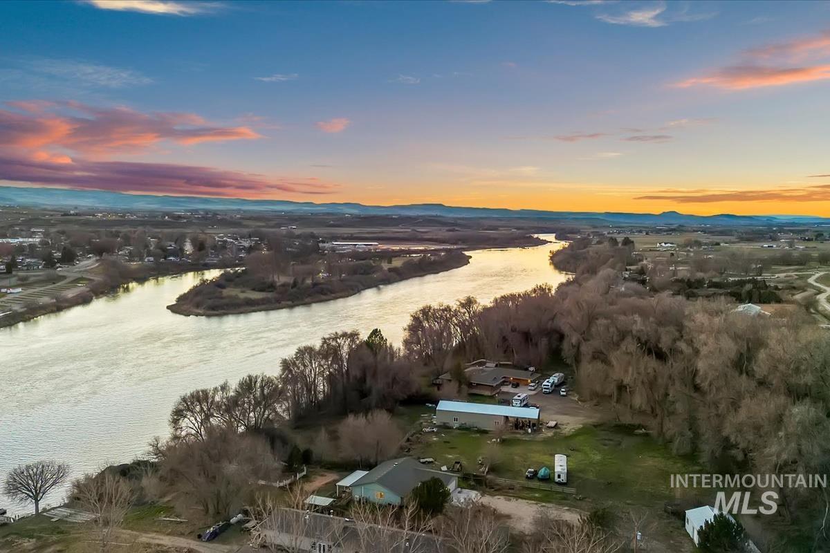 26757 Morris Pl., Wilder, Idaho 83676, 3 Bedrooms, 2 Bathrooms, Residential For Sale, Price $615,000,MLS 98977630