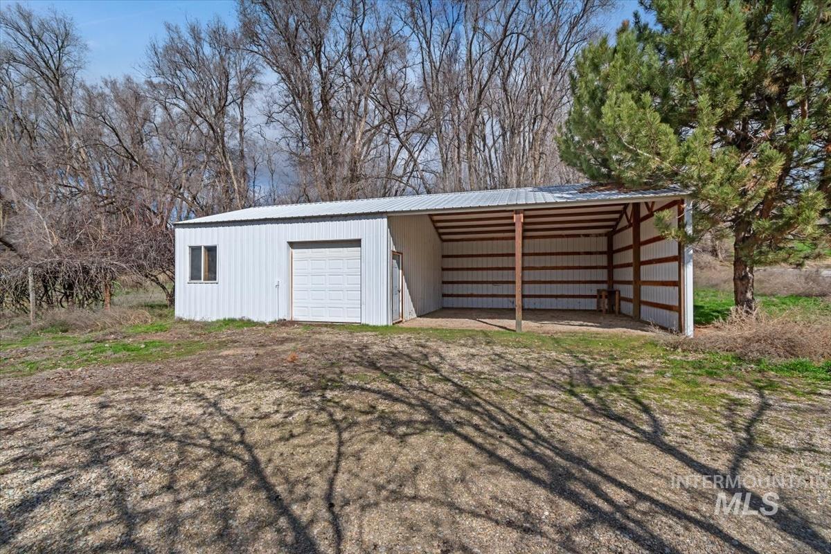 26757 Morris Pl., Wilder, Idaho 83676, 3 Bedrooms, 2 Bathrooms, Residential For Sale, Price $615,000,MLS 98977630