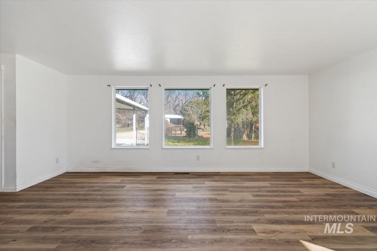 26757 Morris Pl., Wilder, Idaho 83676, 3 Bedrooms, 2 Bathrooms, Residential For Sale, Price $615,000,MLS 98977630