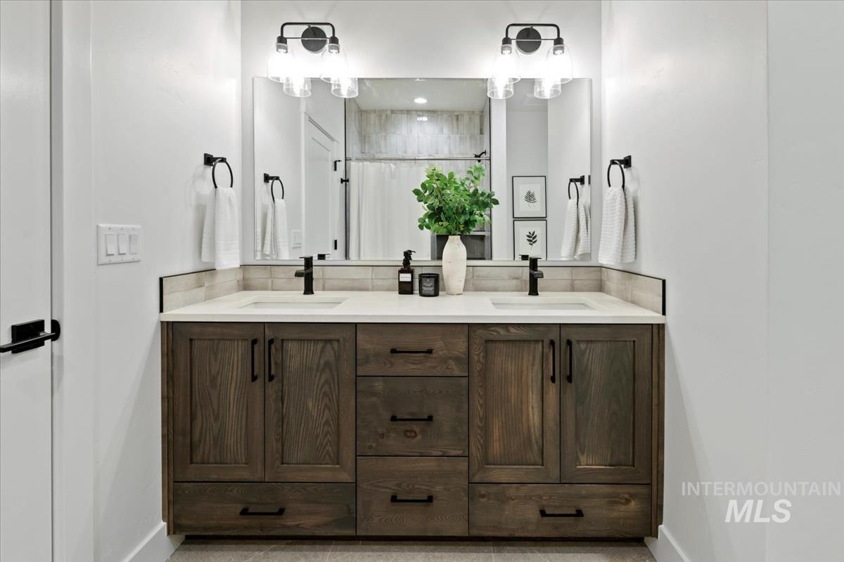 1713 N 31st St, Boise, Idaho 83703, 3 Bedrooms, 3 Bathrooms, Residential For Sale, Price $749,900,MLS 98977632