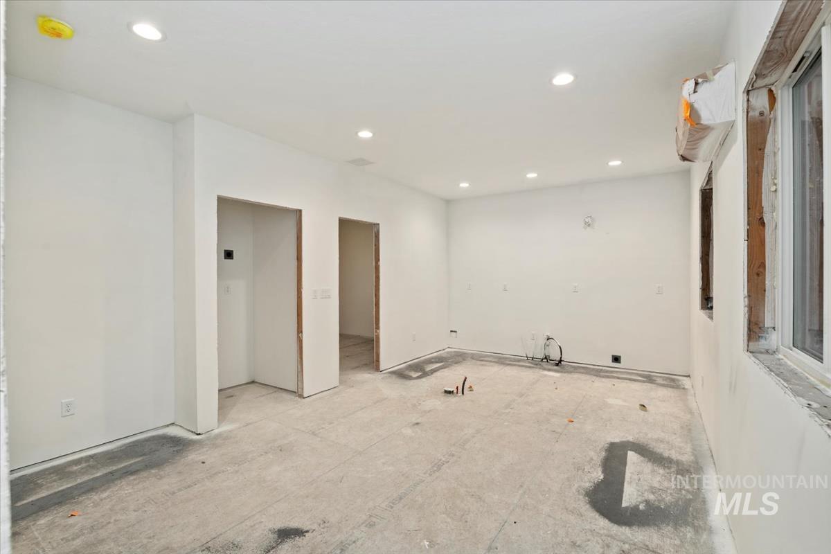 1713 N 31st St, Boise, Idaho 83703, 3 Bedrooms, 3 Bathrooms, Residential For Sale, Price $749,900,MLS 98977632