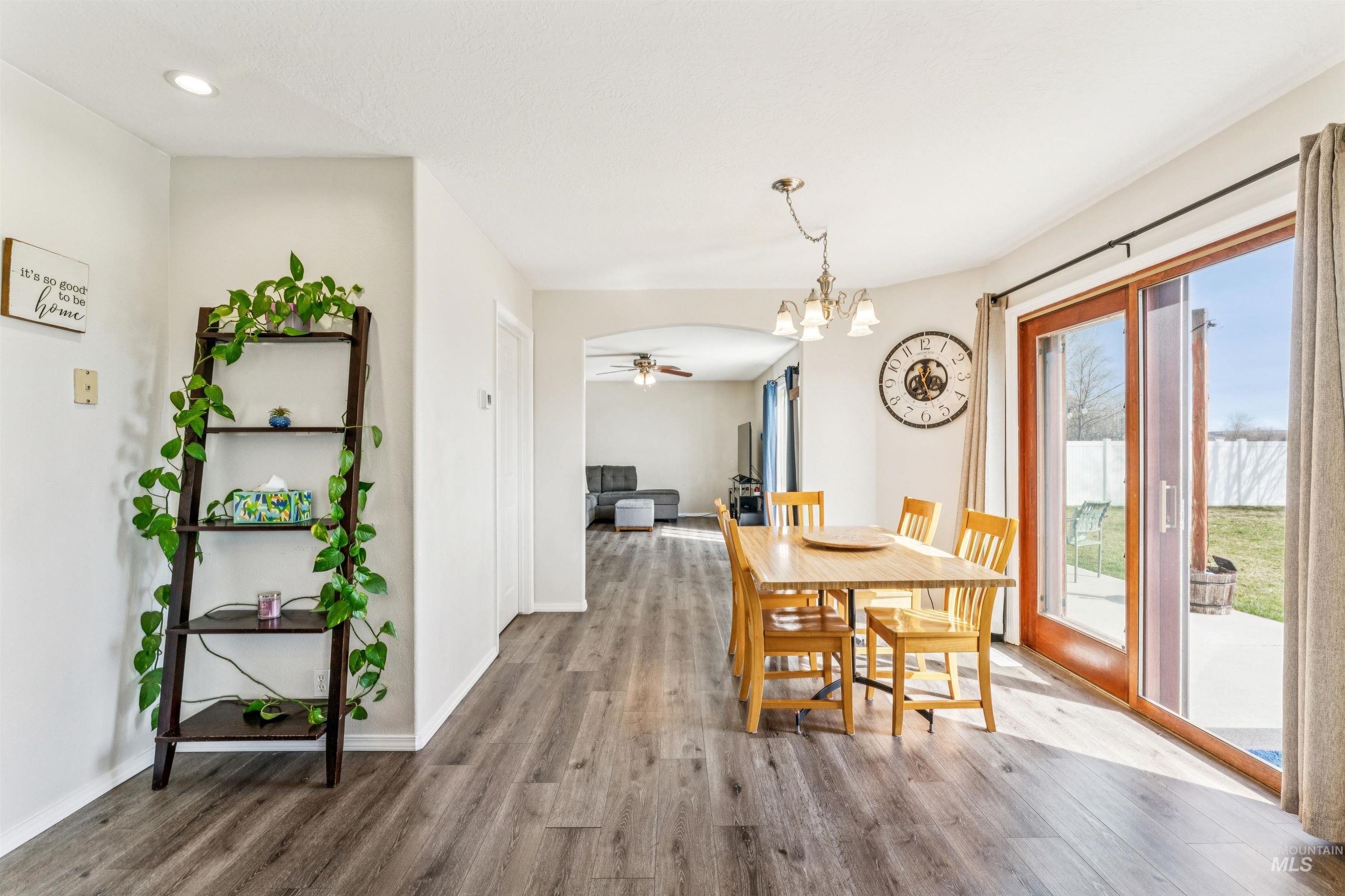 2337 W Snyder St., Meridian, Idaho 83646, 3 Bedrooms, 2.5 Bathrooms, Residential For Sale, Price $414,000,MLS 98977635