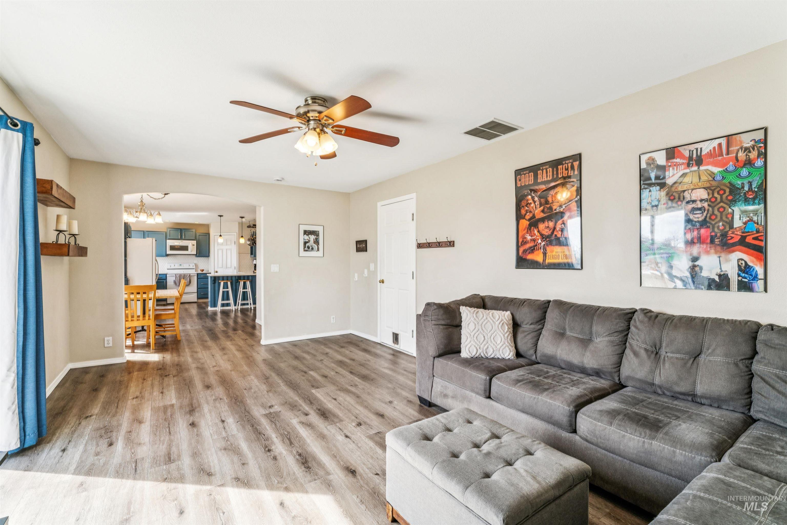 2337 W Snyder St., Meridian, Idaho 83646, 3 Bedrooms, 2.5 Bathrooms, Residential For Sale, Price $414,000,MLS 98977635