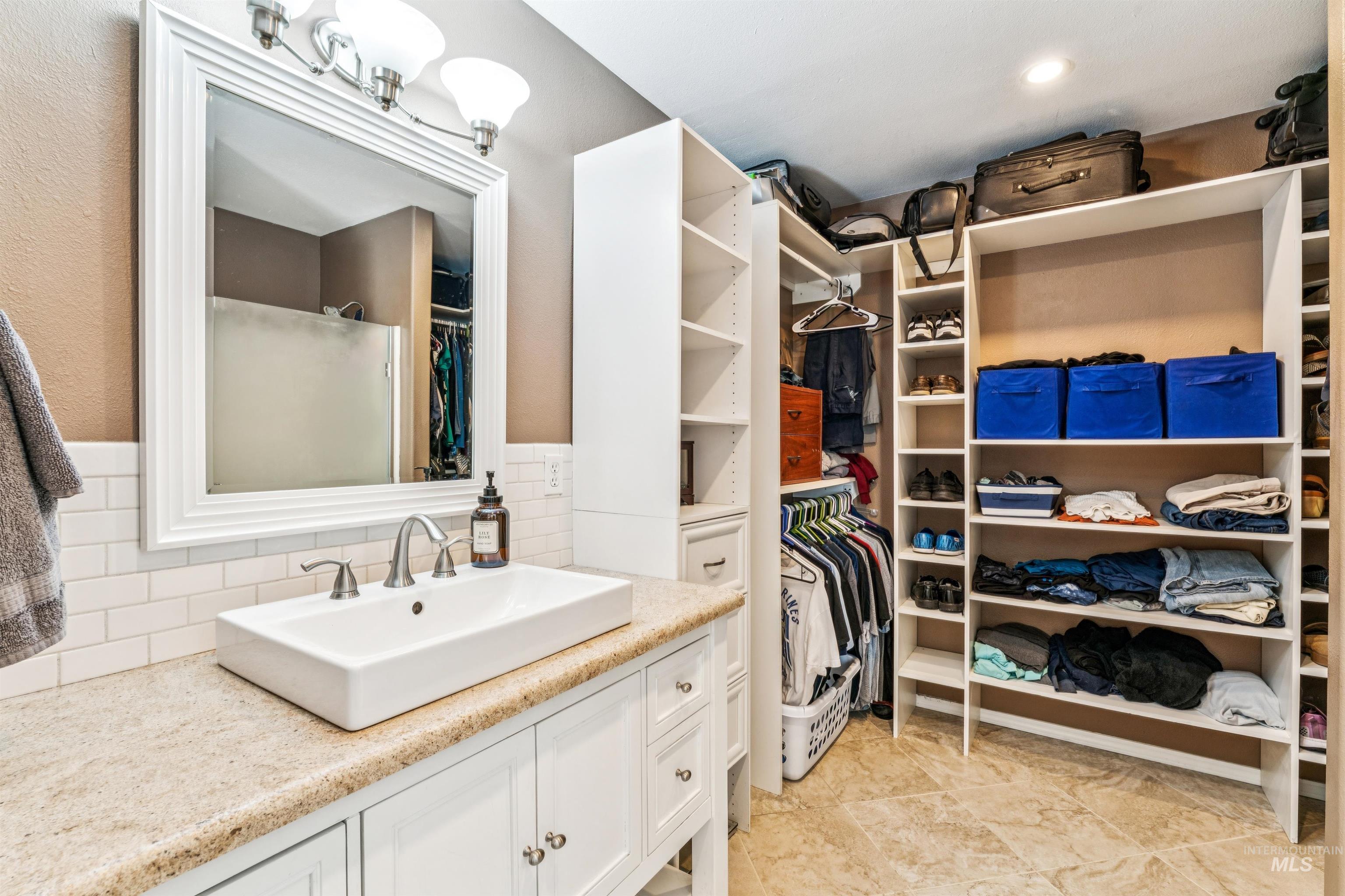 2337 W Snyder St., Meridian, Idaho 83646, 3 Bedrooms, 2.5 Bathrooms, Residential For Sale, Price $414,000,MLS 98977635