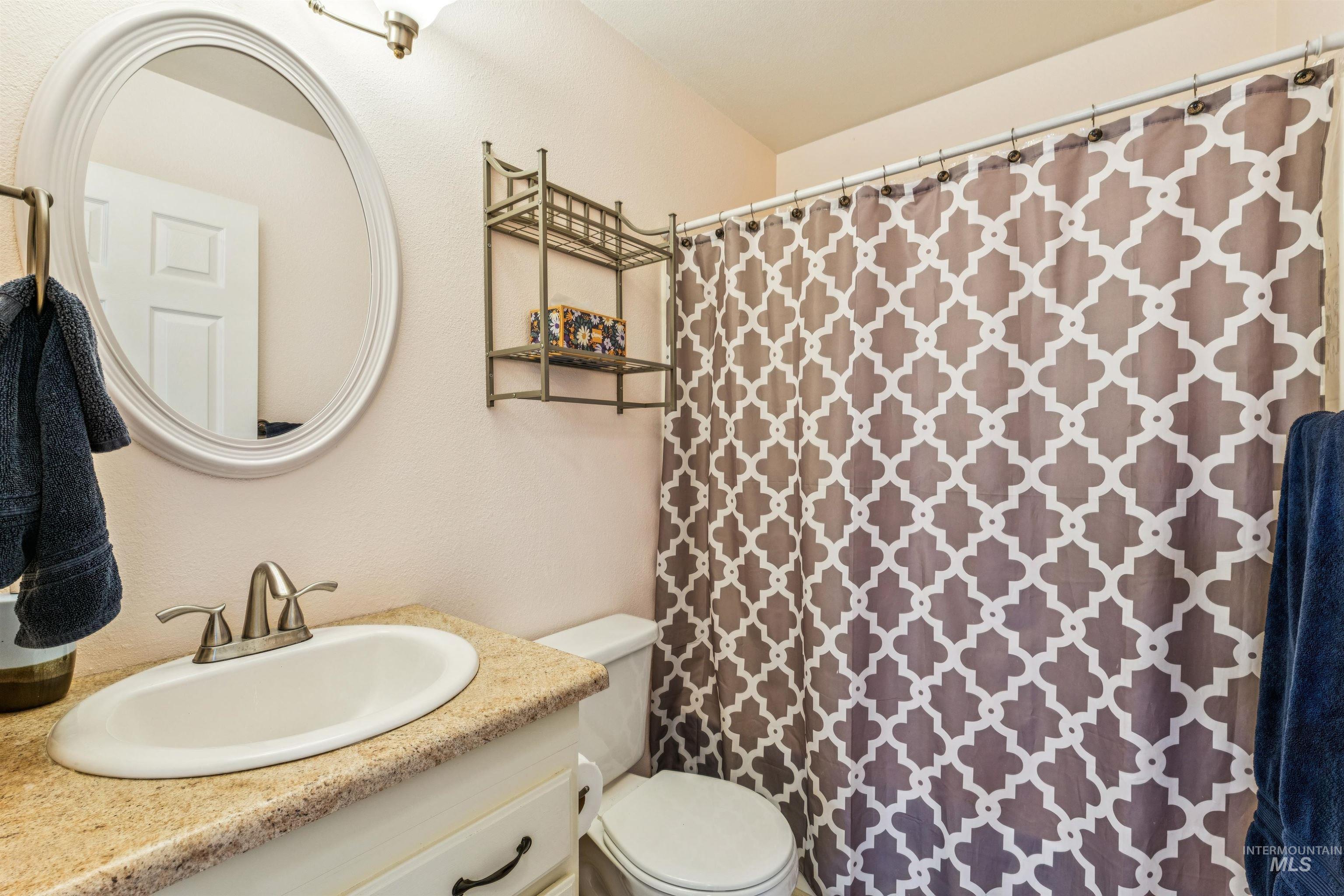 2337 W Snyder St., Meridian, Idaho 83646, 3 Bedrooms, 2.5 Bathrooms, Residential For Sale, Price $414,000,MLS 98977635