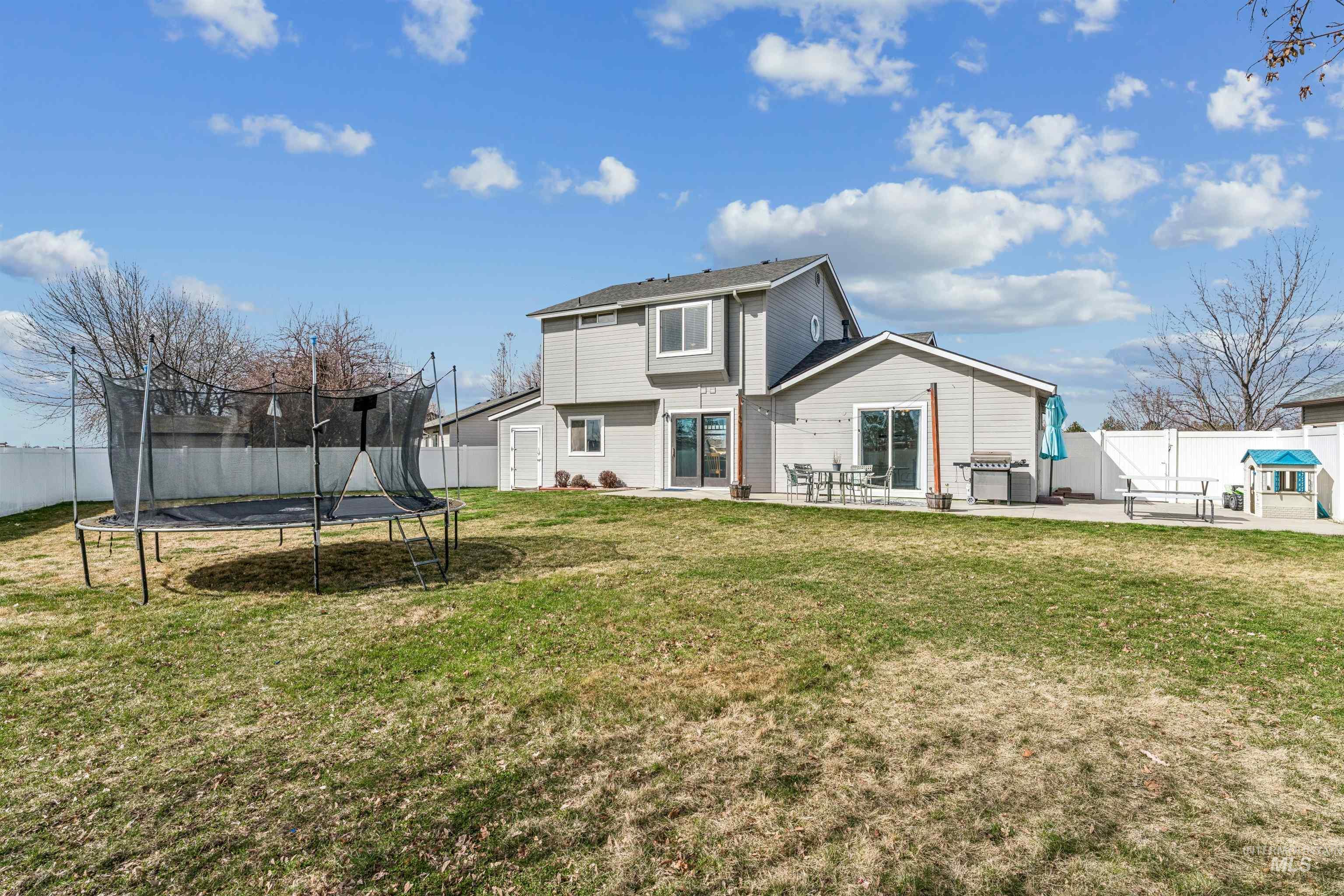 2337 W Snyder St., Meridian, Idaho 83646, 3 Bedrooms, 2.5 Bathrooms, Residential For Sale, Price $414,000,MLS 98977635