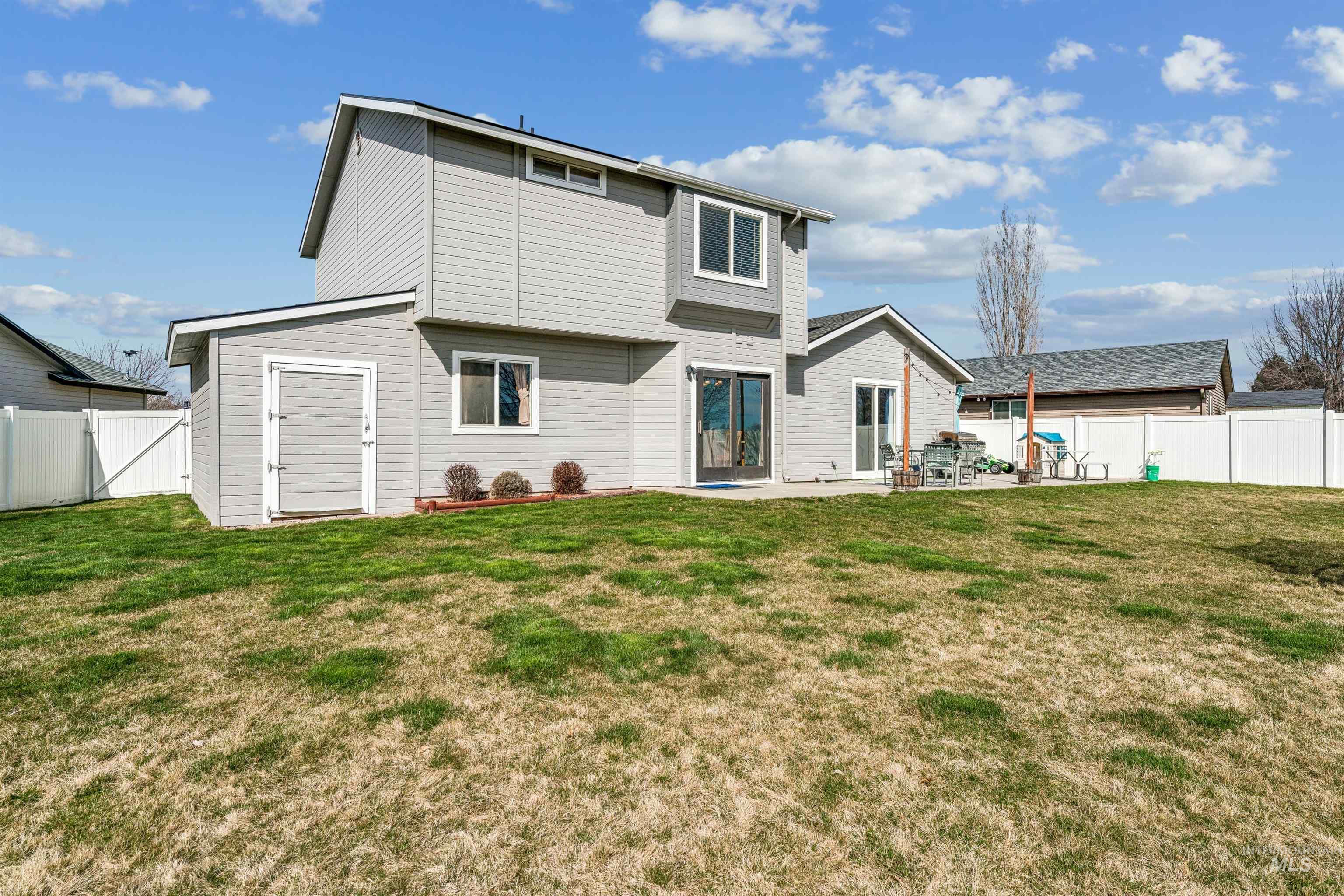 2337 W Snyder St., Meridian, Idaho 83646, 3 Bedrooms, 2.5 Bathrooms, Residential For Sale, Price $414,000,MLS 98977635