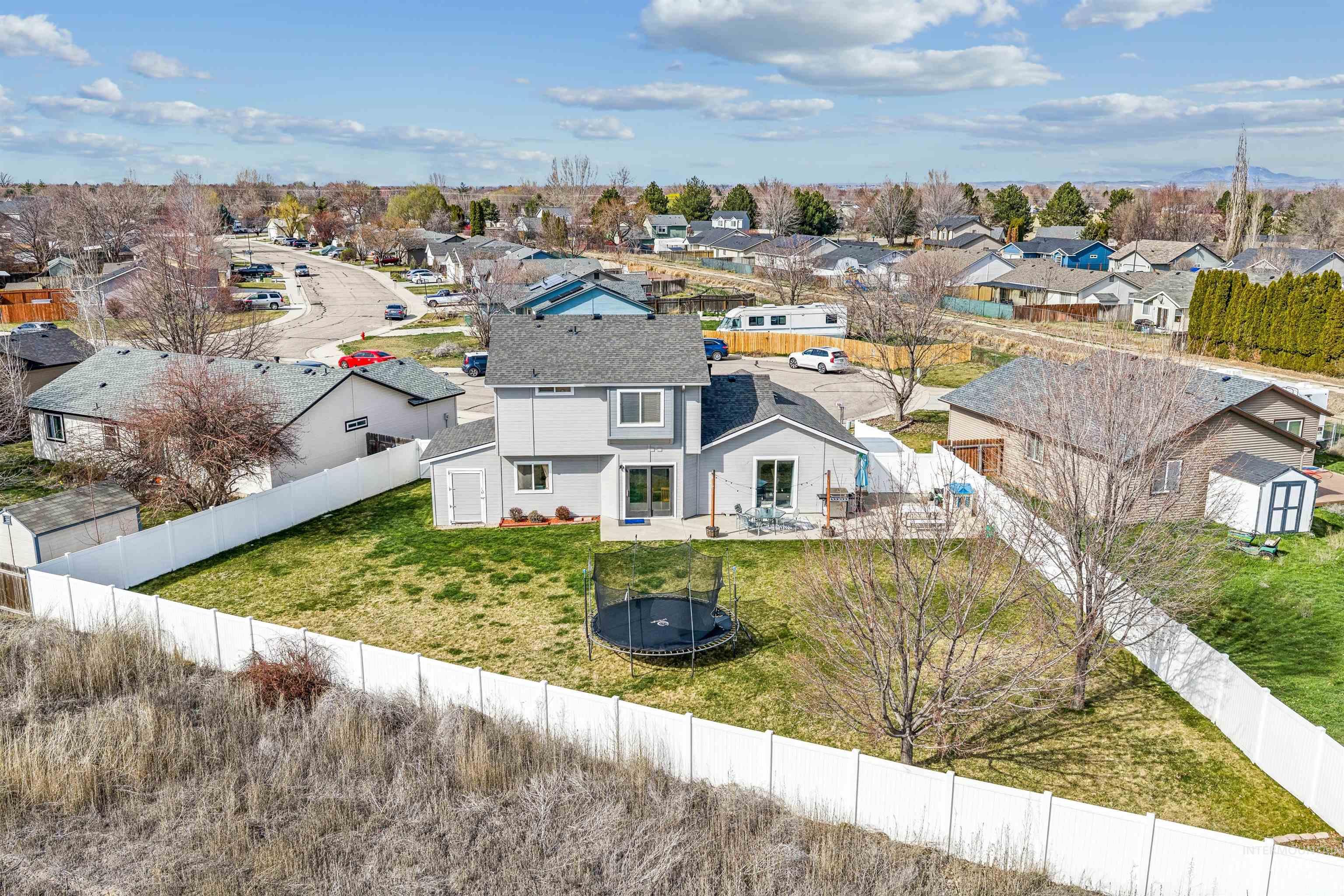 2337 W Snyder St., Meridian, Idaho 83646, 3 Bedrooms, 2.5 Bathrooms, Residential For Sale, Price $414,000,MLS 98977635