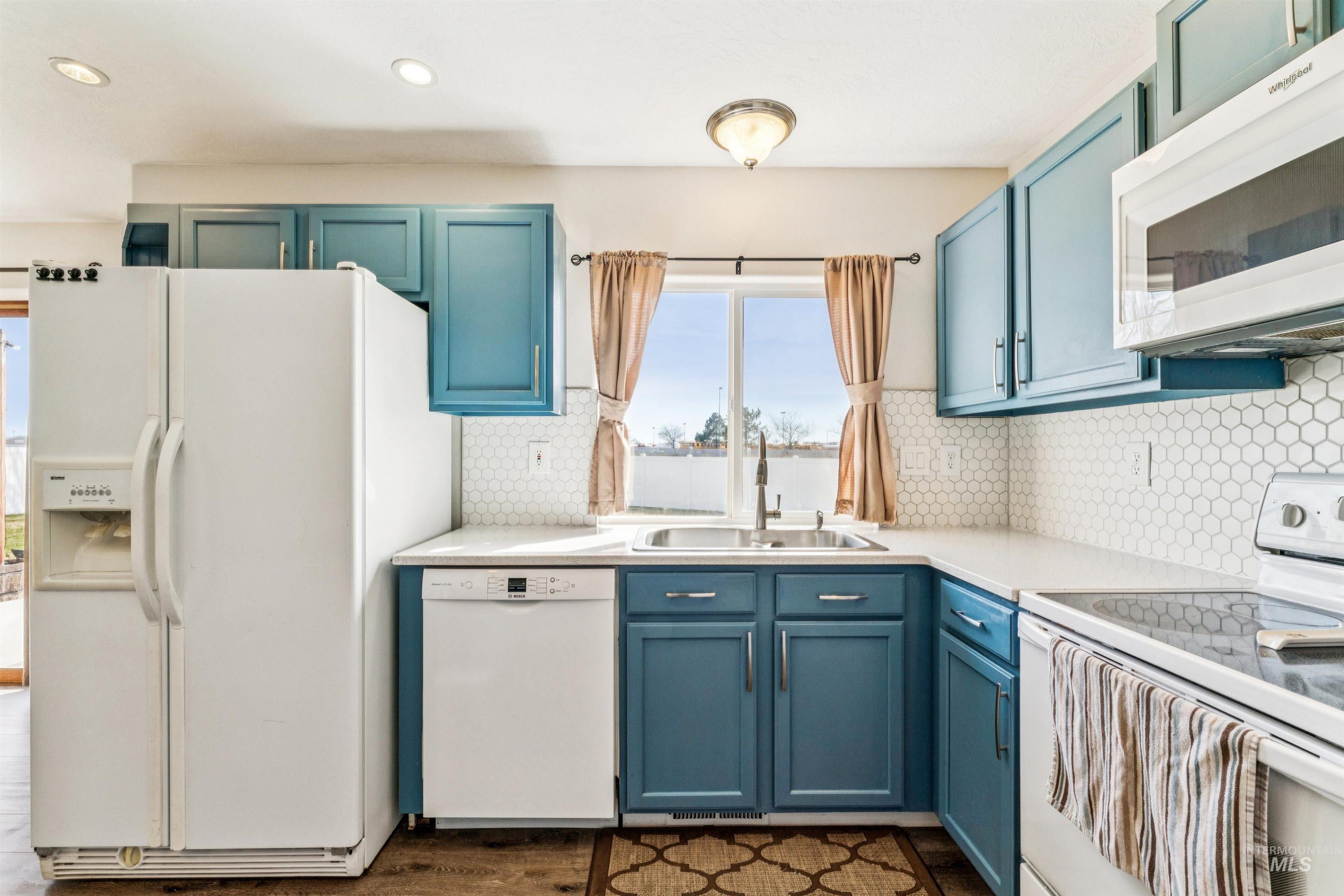 2337 W Snyder St., Meridian, Idaho 83646, 3 Bedrooms, 2.5 Bathrooms, Residential For Sale, Price $414,000,MLS 98977635