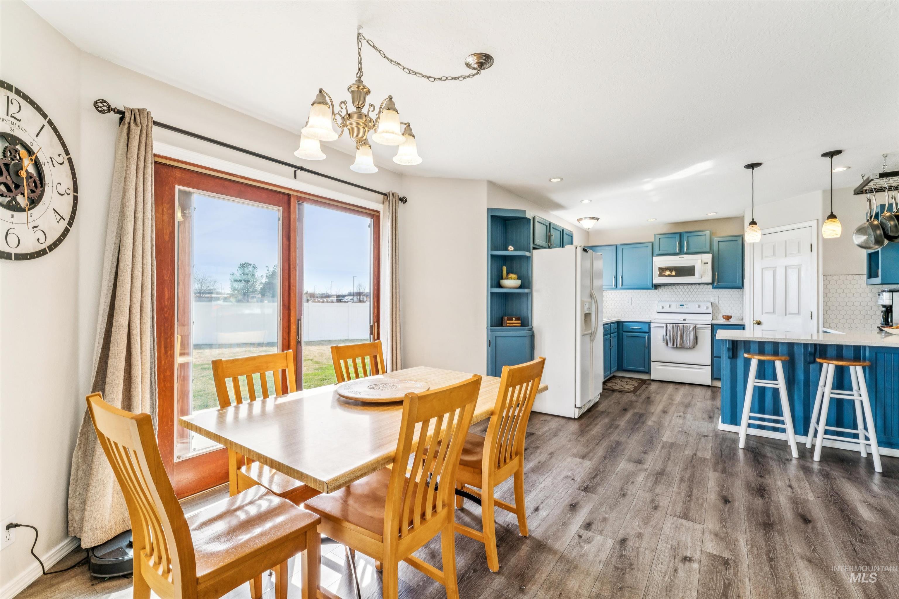 2337 W Snyder St., Meridian, Idaho 83646, 3 Bedrooms, 2.5 Bathrooms, Residential For Sale, Price $414,000,MLS 98977635