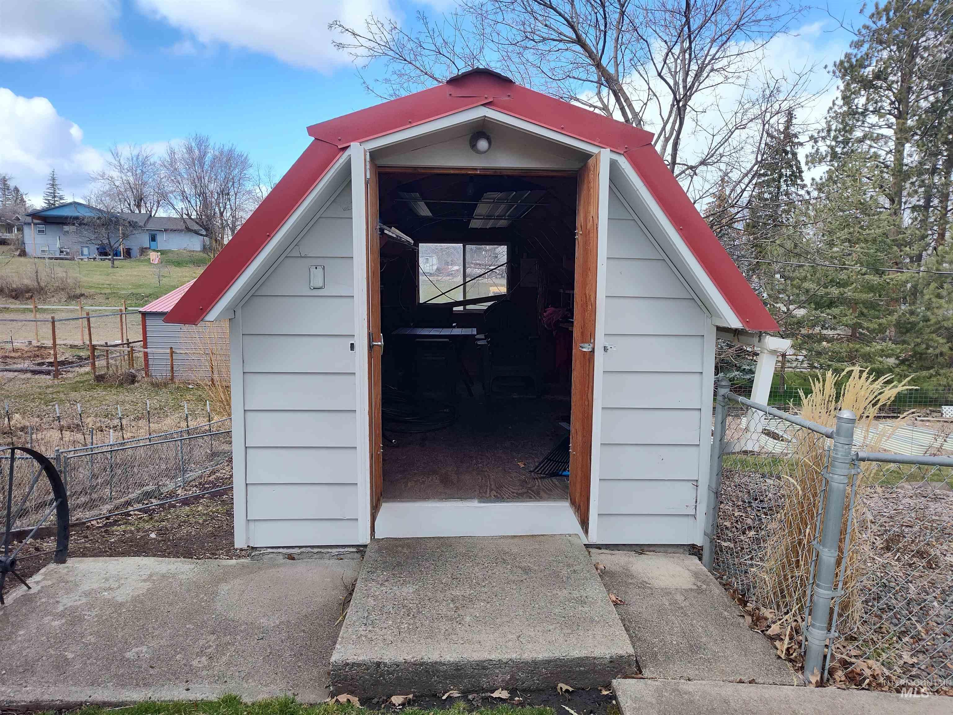 704 S Hall Street, Grangeville, Idaho 83530, 3 Bedrooms, 1.5 Bathrooms, Residential For Sale, Price $399,000,MLS 98977636