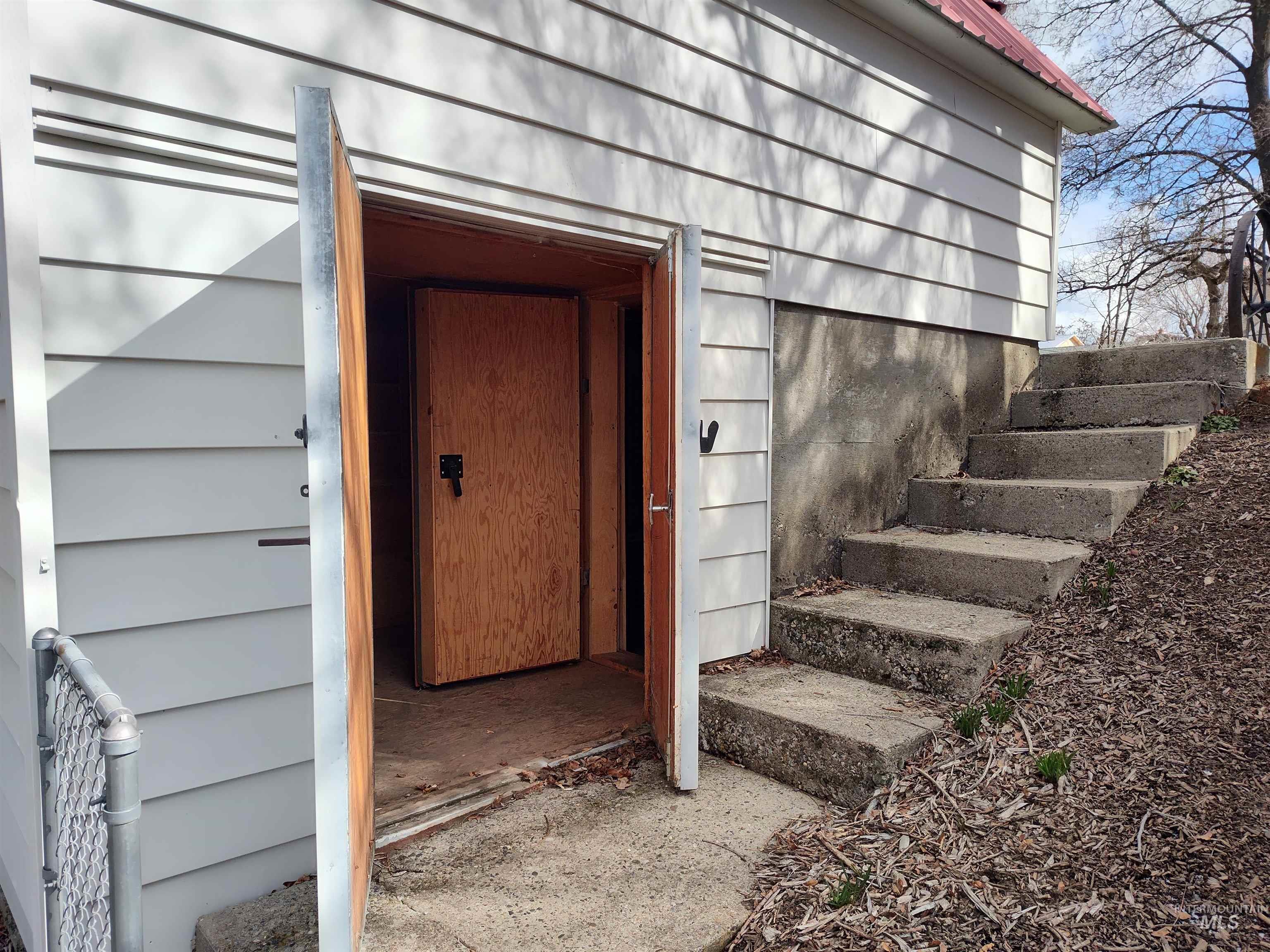 704 S Hall Street, Grangeville, Idaho 83530, 3 Bedrooms, 1.5 Bathrooms, Residential For Sale, Price $399,000,MLS 98977636