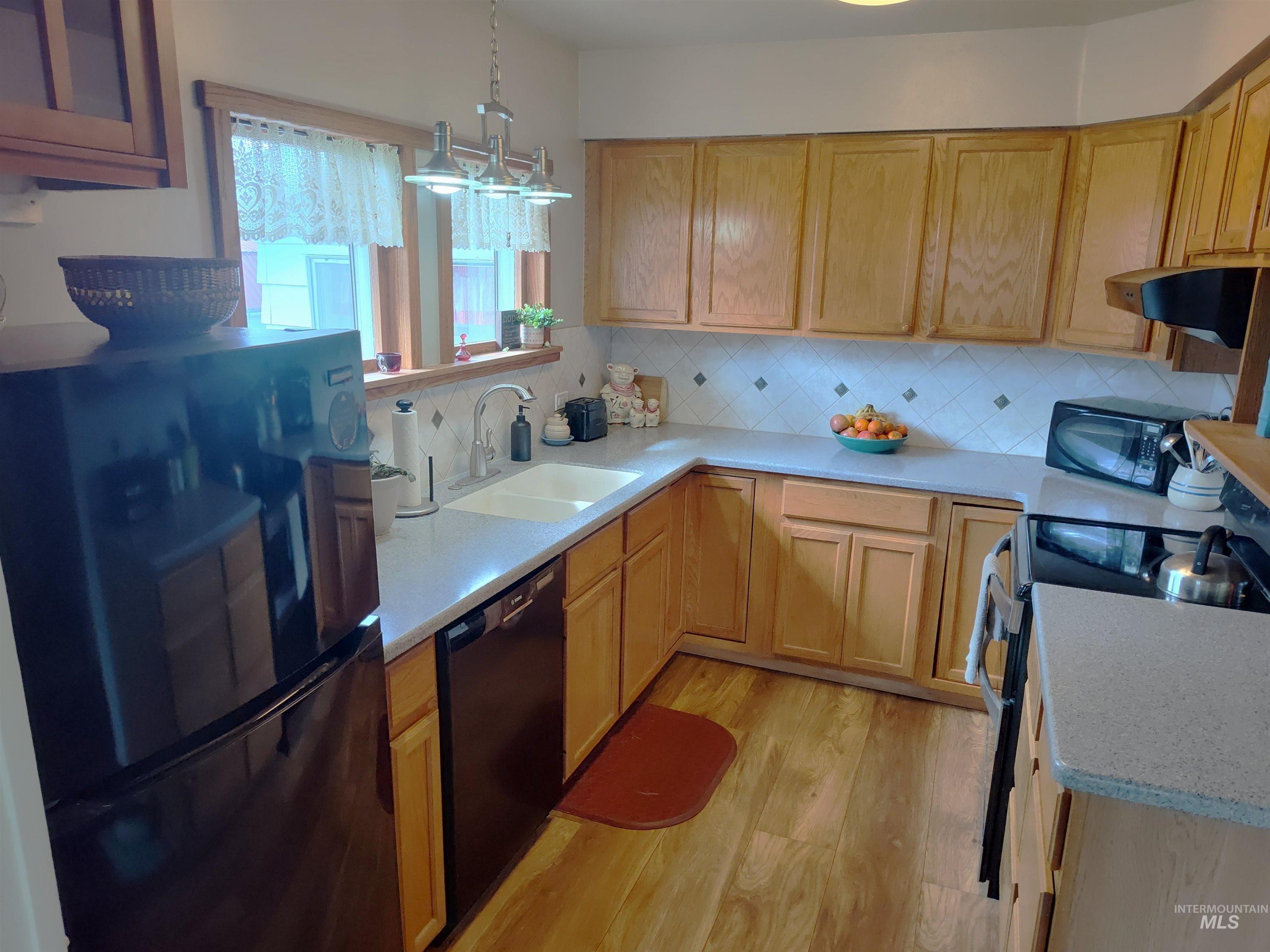 704 S Hall Street, Grangeville, Idaho 83530, 3 Bedrooms, 1.5 Bathrooms, Residential For Sale, Price $399,000,MLS 98977636