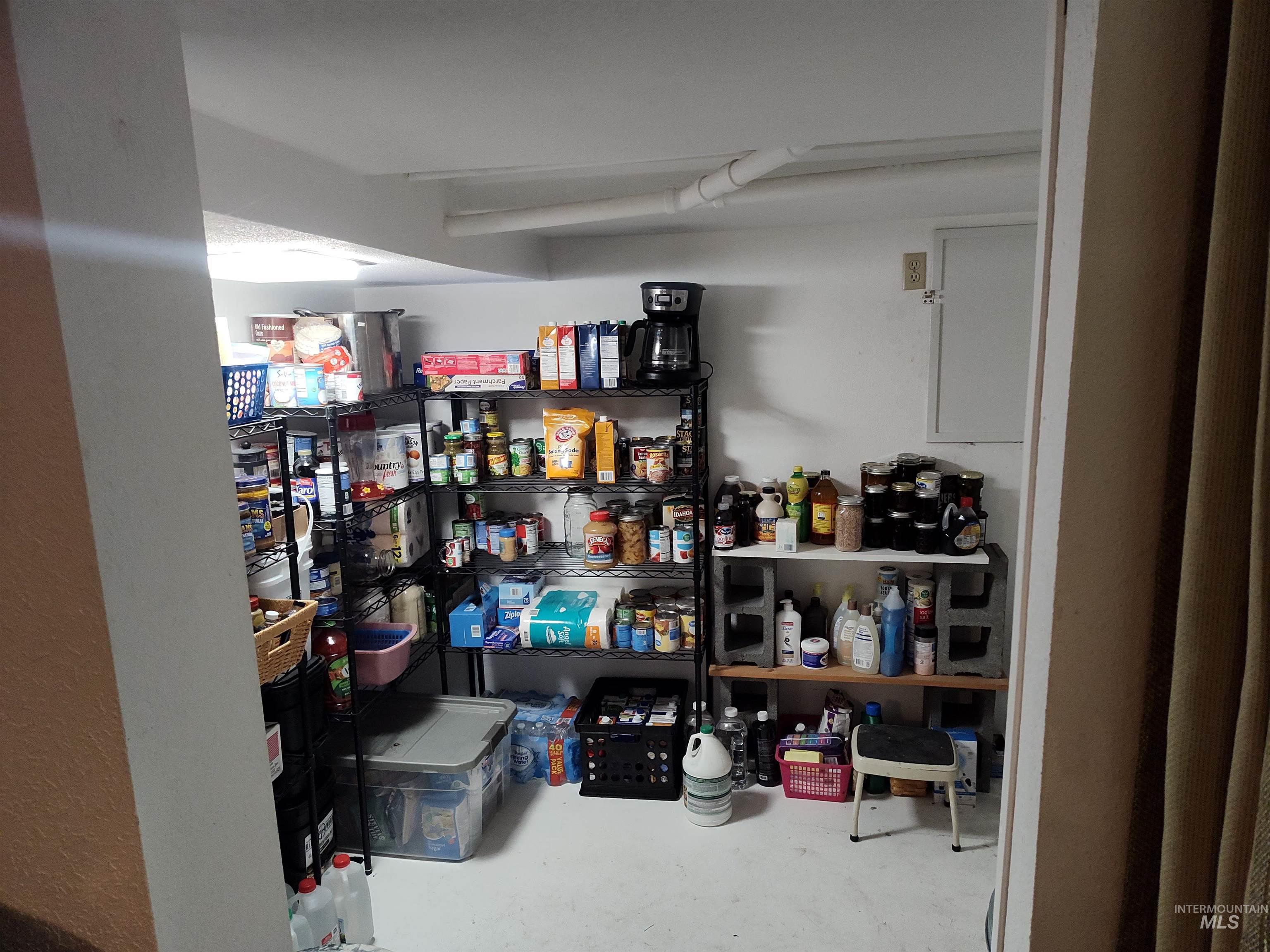 704 S Hall Street, Grangeville, Idaho 83530, 3 Bedrooms, 1.5 Bathrooms, Residential For Sale, Price $399,000,MLS 98977636