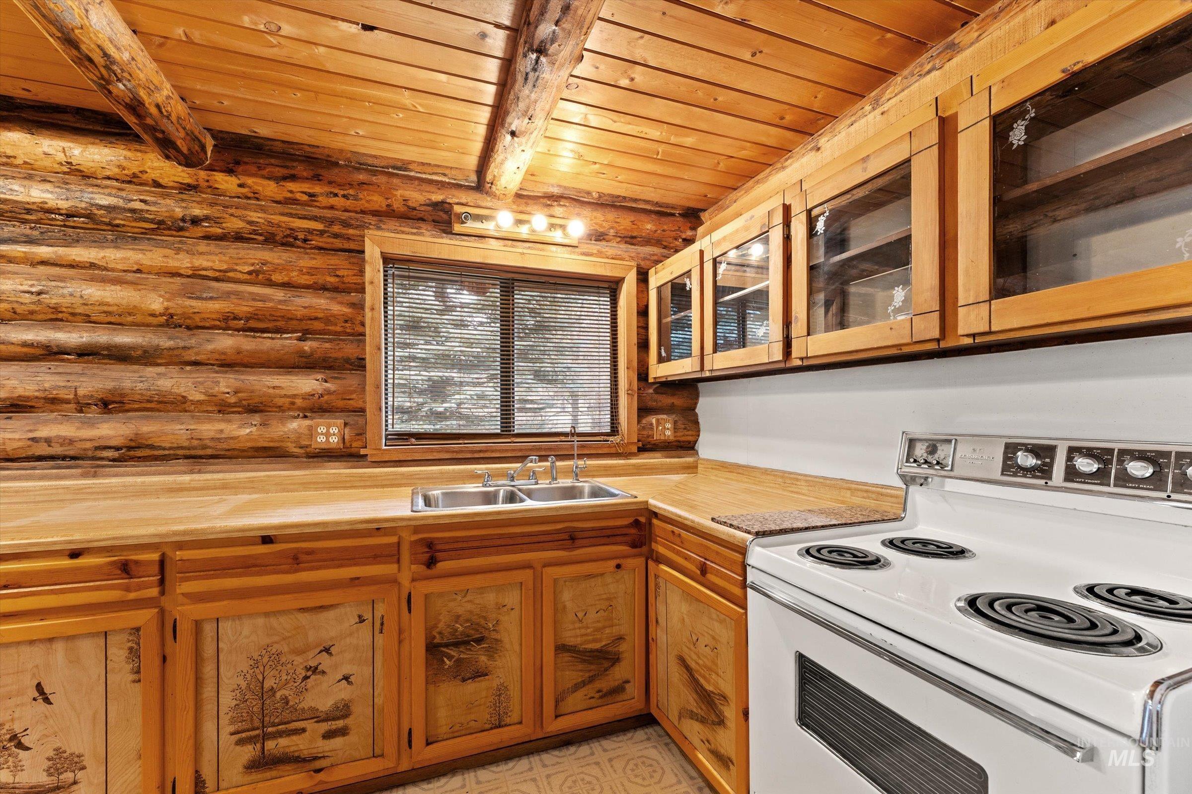 5 Scott Mountain Rd., Garden Valley, Idaho 83622, 2 Bedrooms, 1 Bathroom, Residential For Sale, Price $419,000,MLS 98977637