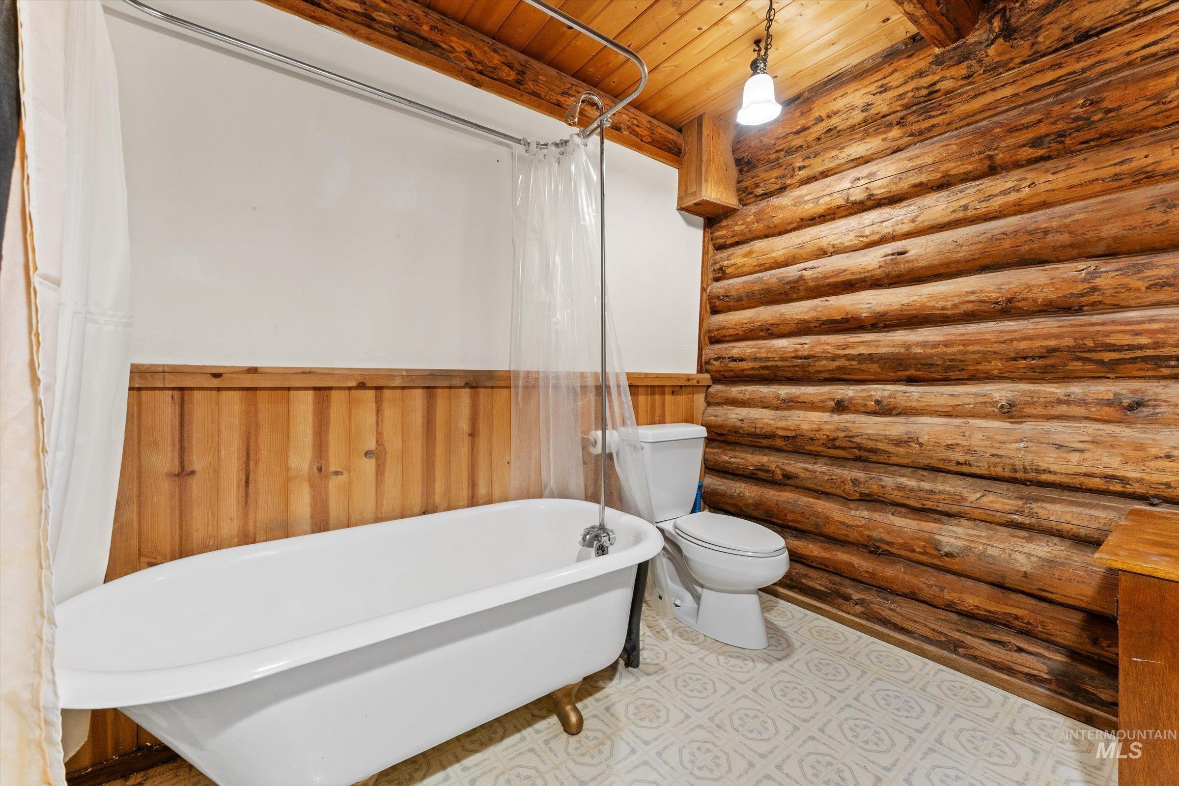 5 Scott Mountain Rd., Garden Valley, Idaho 83622, 2 Bedrooms, 1 Bathroom, Residential For Sale, Price $419,000,MLS 98977637