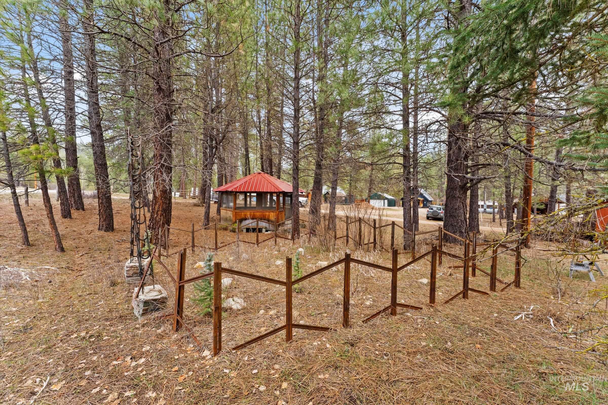 5 Scott Mountain Rd., Garden Valley, Idaho 83622, 2 Bedrooms, 1 Bathroom, Residential For Sale, Price $419,000,MLS 98977637