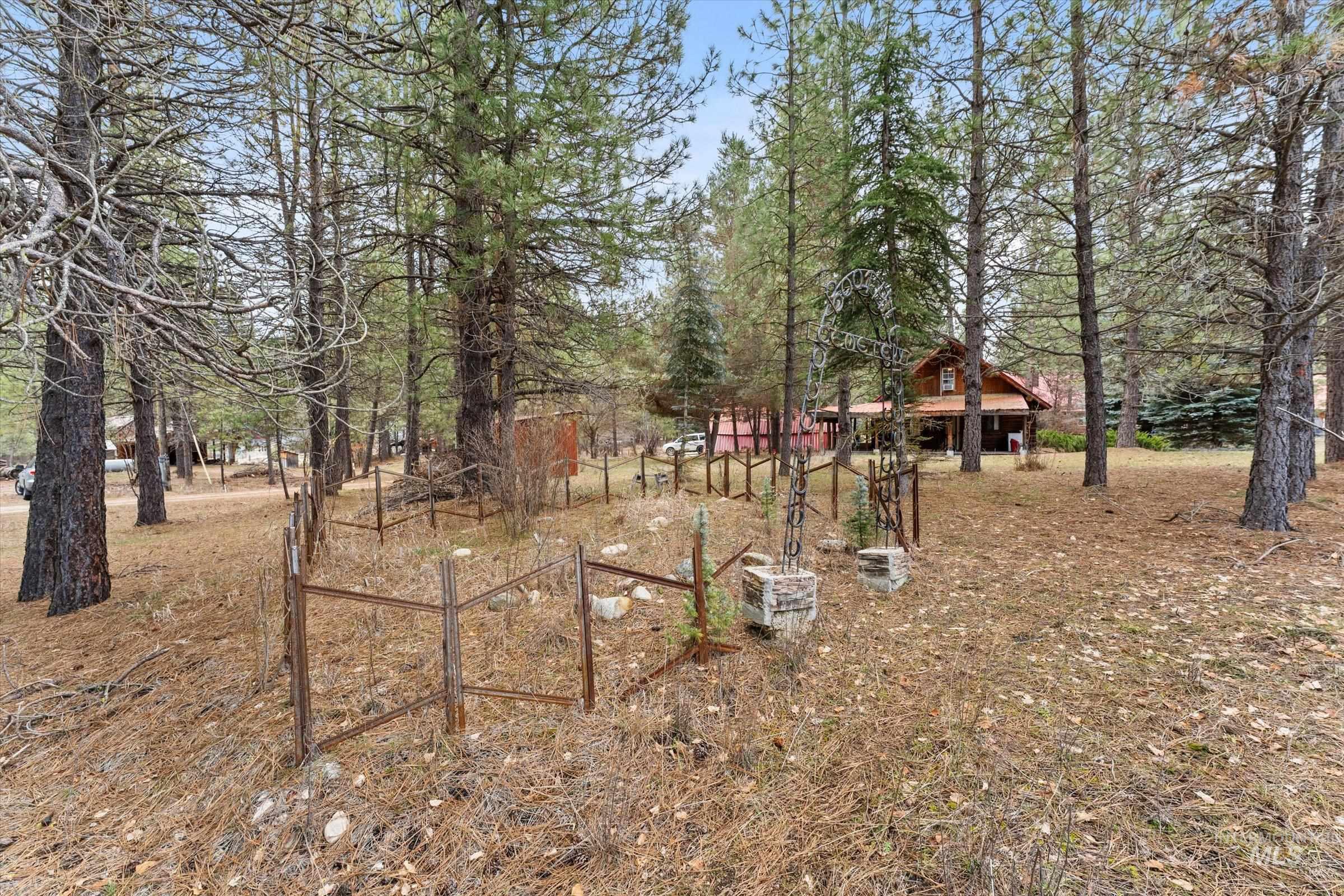 5 Scott Mountain Rd., Garden Valley, Idaho 83622, 2 Bedrooms, 1 Bathroom, Residential For Sale, Price $419,000,MLS 98977637