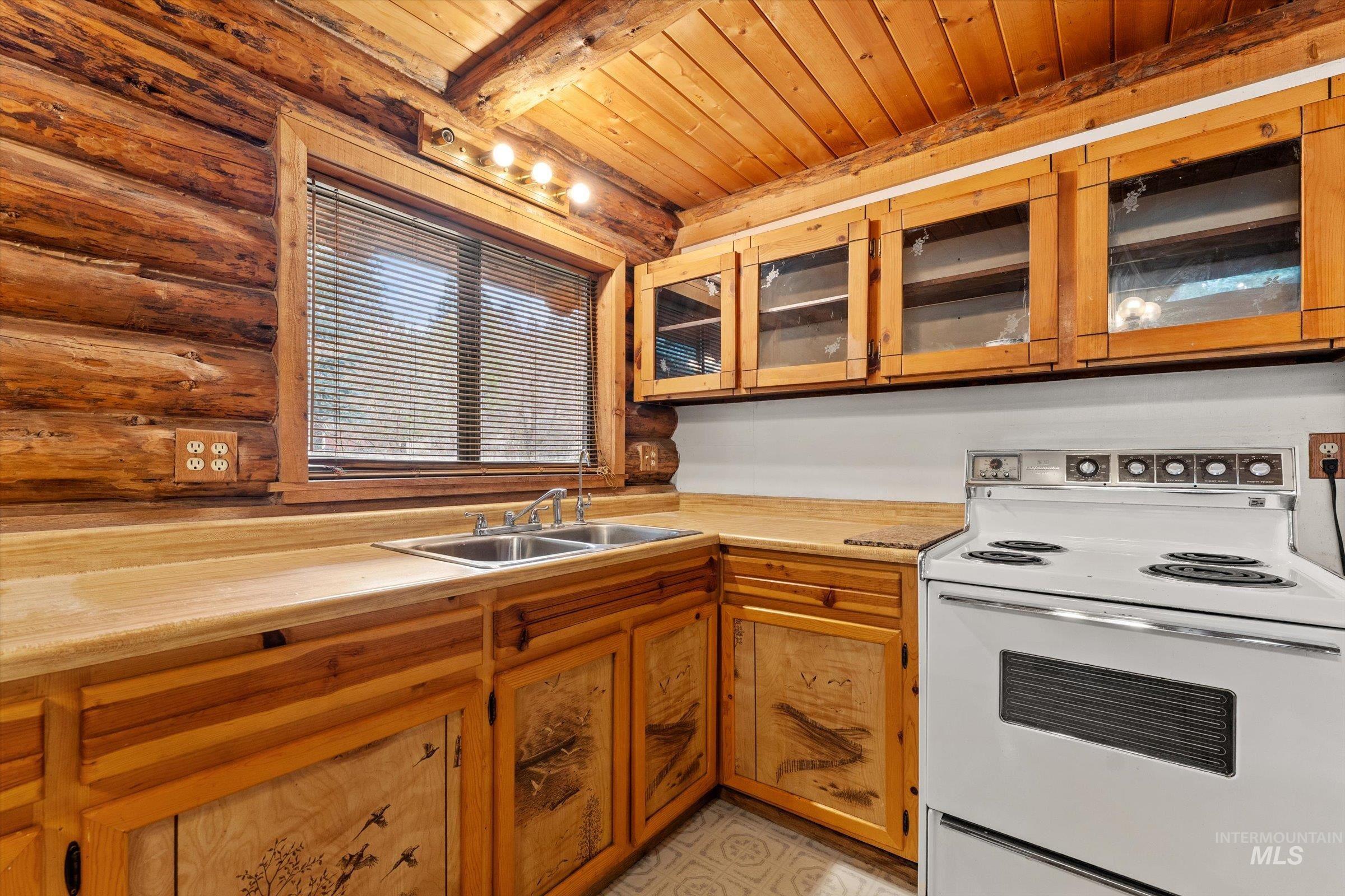 5 Scott Mountain Rd., Garden Valley, Idaho 83622, 2 Bedrooms, 1 Bathroom, Residential For Sale, Price $419,000,MLS 98977637