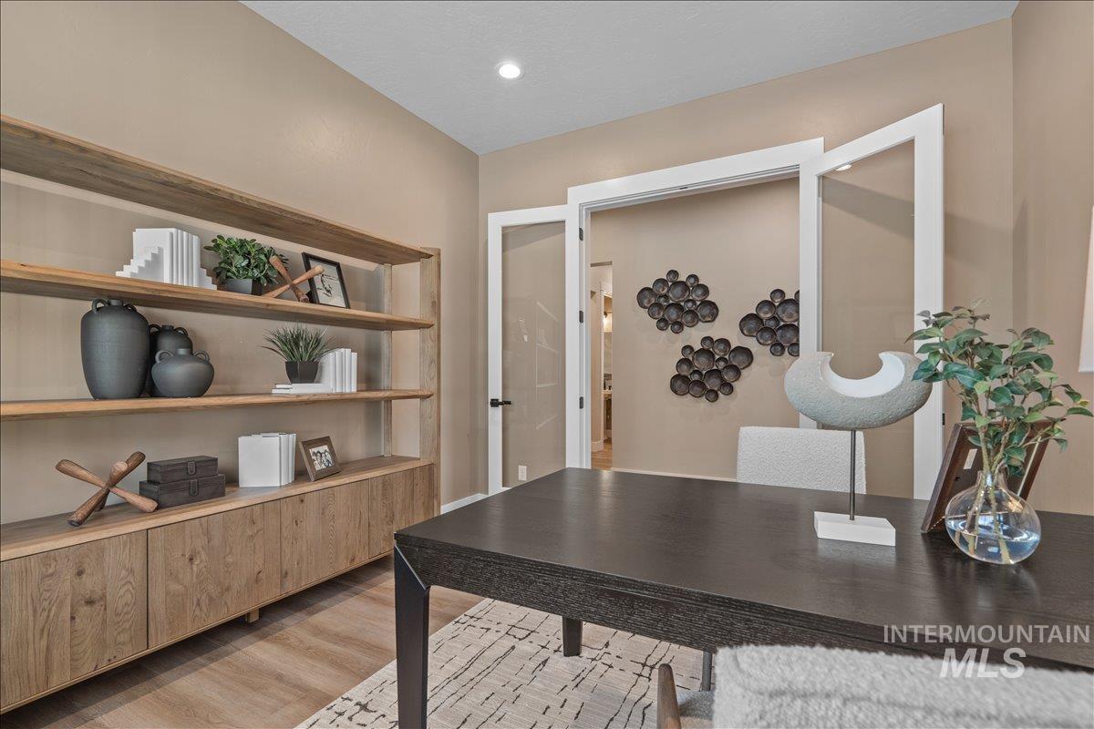 967 N Falling Water Way, Eagle, Idaho 83616, 4 Bedrooms, 3.5 Bathrooms, Residential For Sale, Price $874,990,MLS 98977640