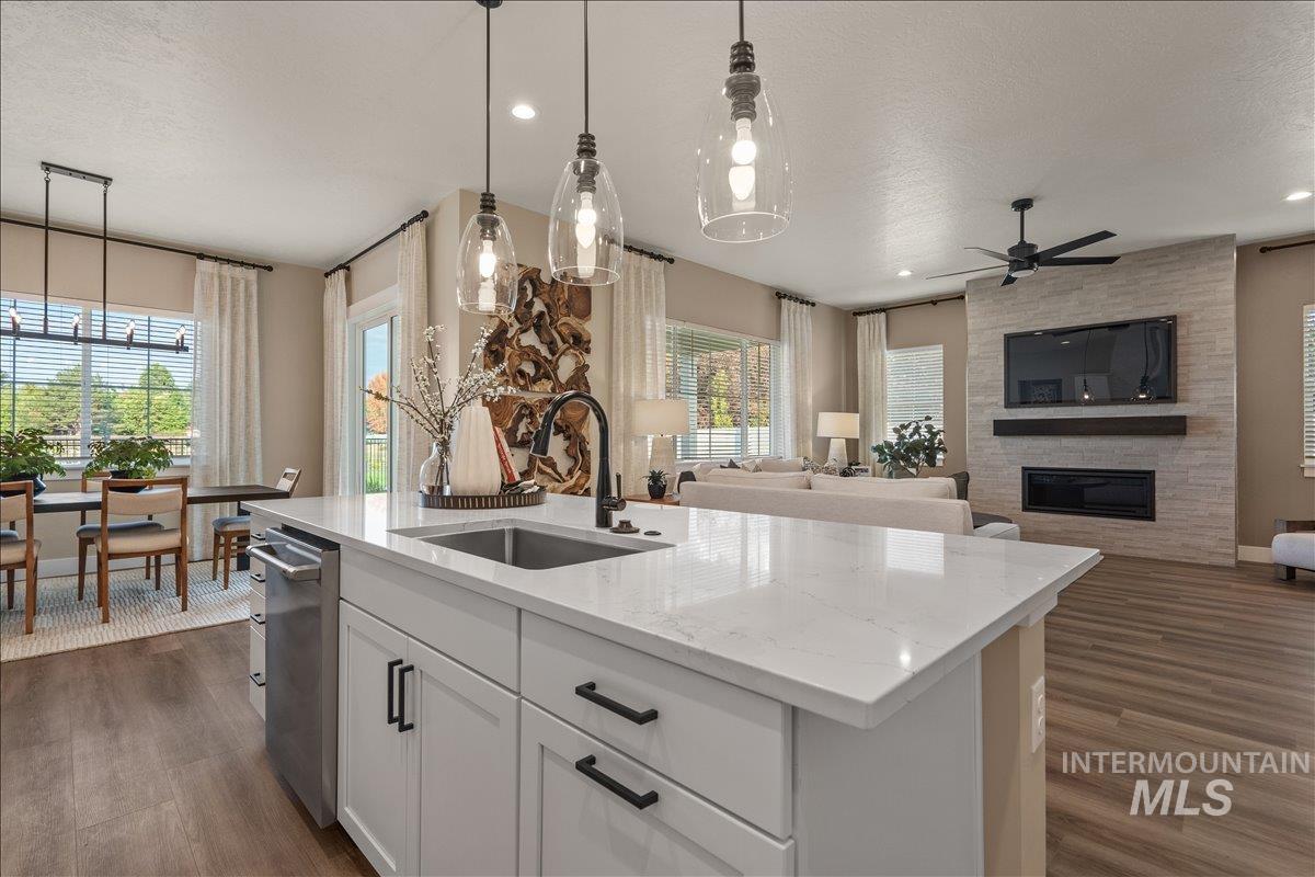 967 N Falling Water Way, Eagle, Idaho 83616, 4 Bedrooms, 3.5 Bathrooms, Residential For Sale, Price $874,990,MLS 98977640