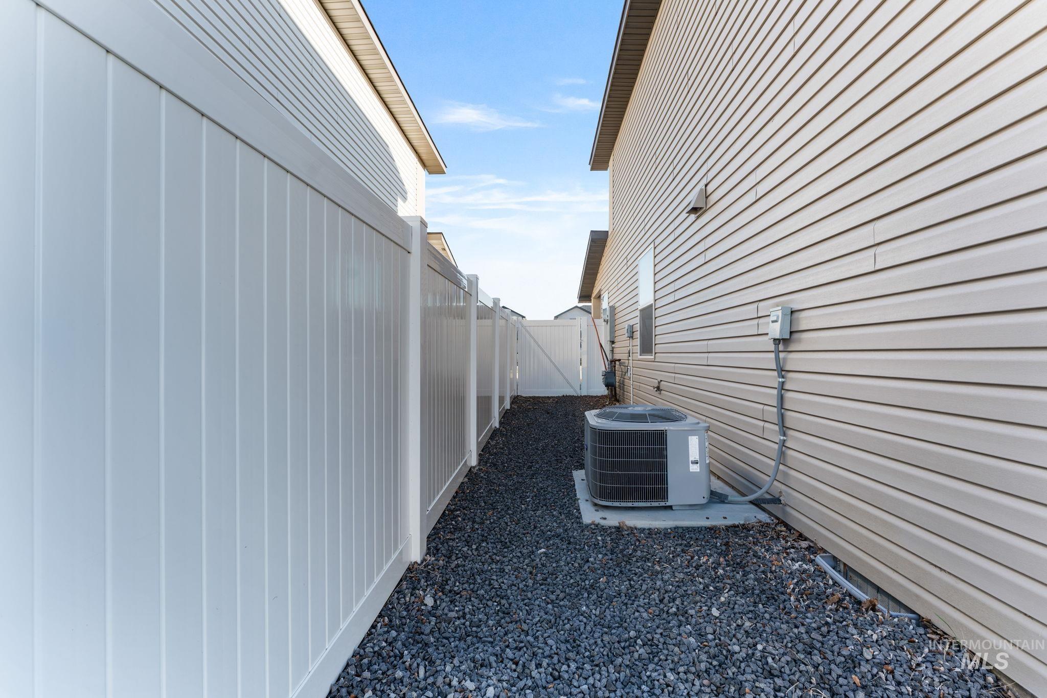 816 Jack Ave, Jerome, Idaho 83338, 4 Bedrooms, 2.5 Bathrooms, Residential For Sale, Price $380,000,MLS 98977641