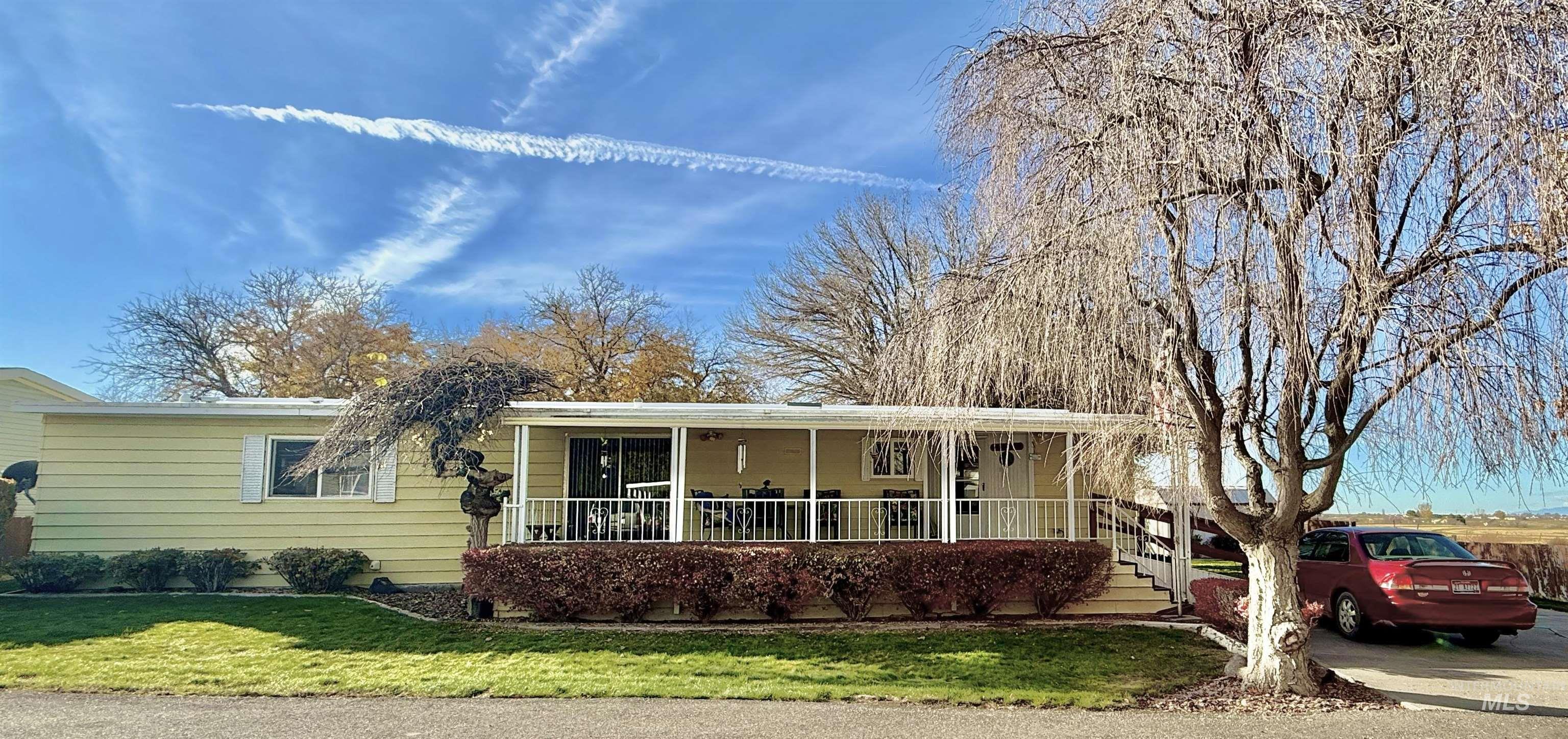 842 W Midway, Filer, Idaho 83328, 3 Bedrooms, 2 Bathrooms, Residential For Sale, Price $135,000,MLS 98977643