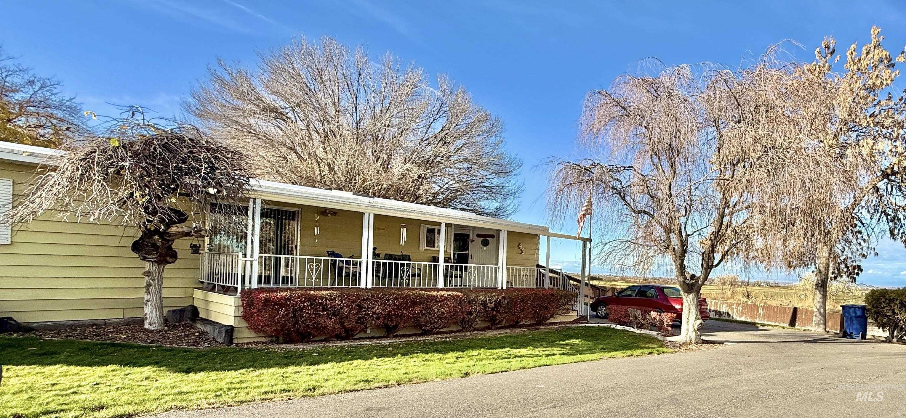 842 W Midway, Filer, Idaho 83328, 3 Bedrooms, 2 Bathrooms, Residential For Sale, Price $135,000,MLS 98977643