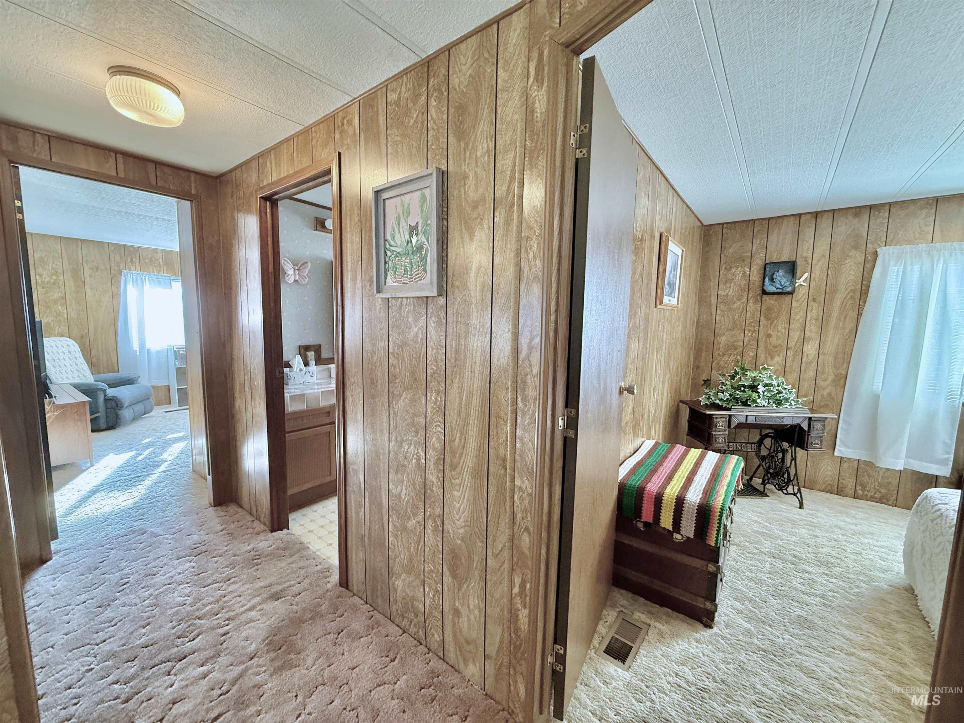 842 W Midway, Filer, Idaho 83328, 3 Bedrooms, 2 Bathrooms, Residential For Sale, Price $135,000,MLS 98977643