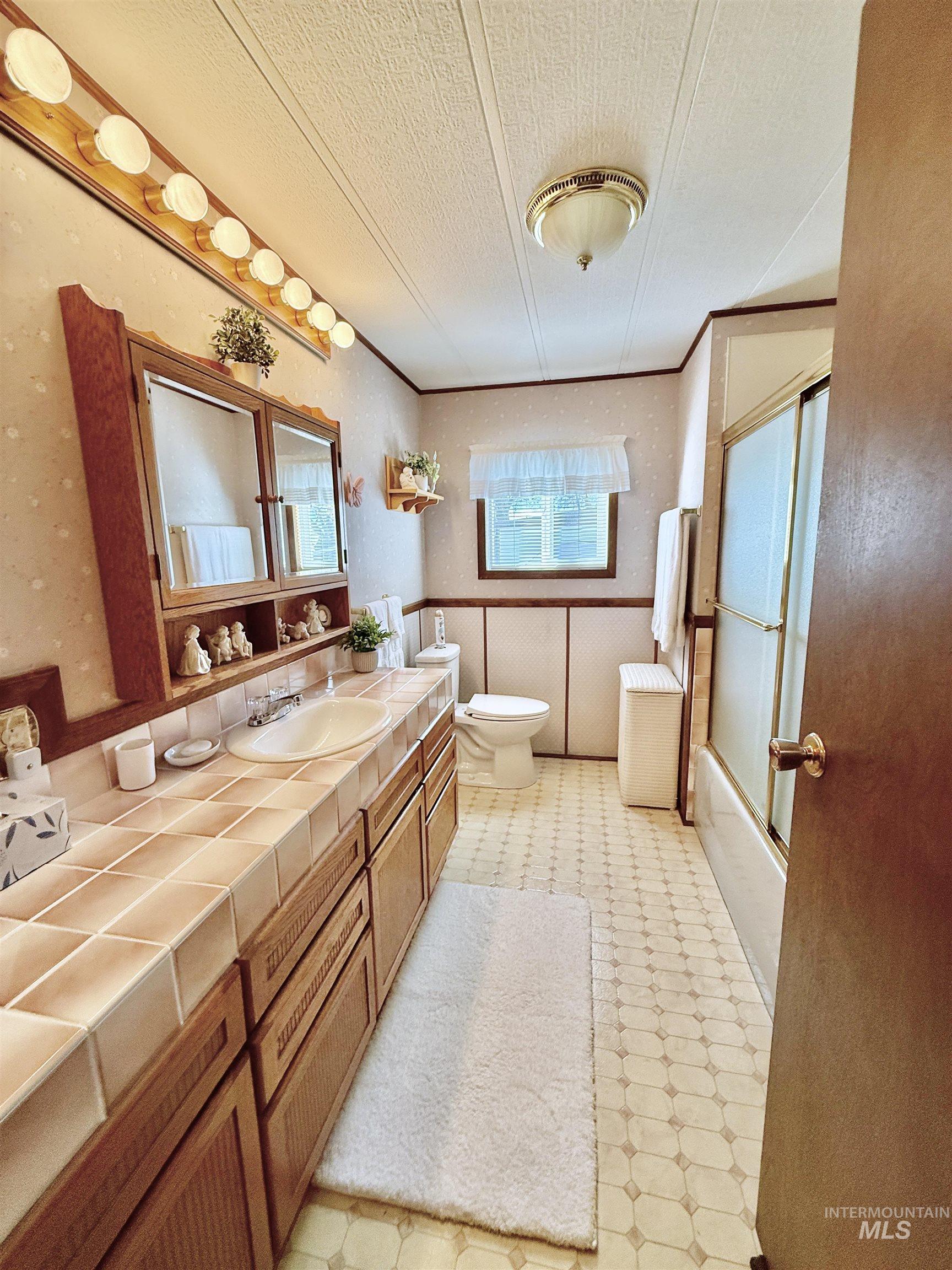 842 W Midway, Filer, Idaho 83328, 3 Bedrooms, 2 Bathrooms, Residential For Sale, Price $135,000,MLS 98977643