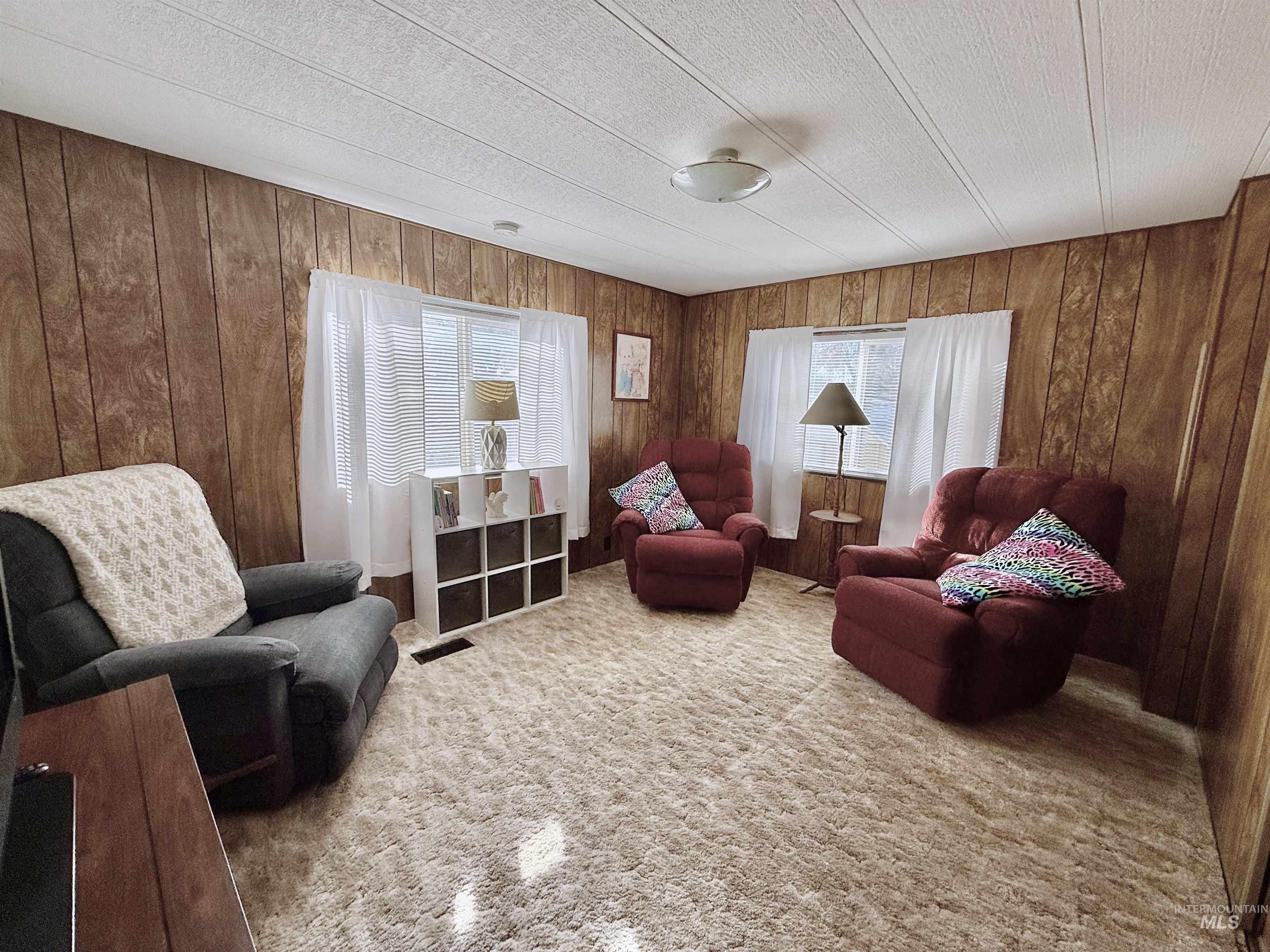 842 W Midway, Filer, Idaho 83328, 3 Bedrooms, 2 Bathrooms, Residential For Sale, Price $135,000,MLS 98977643