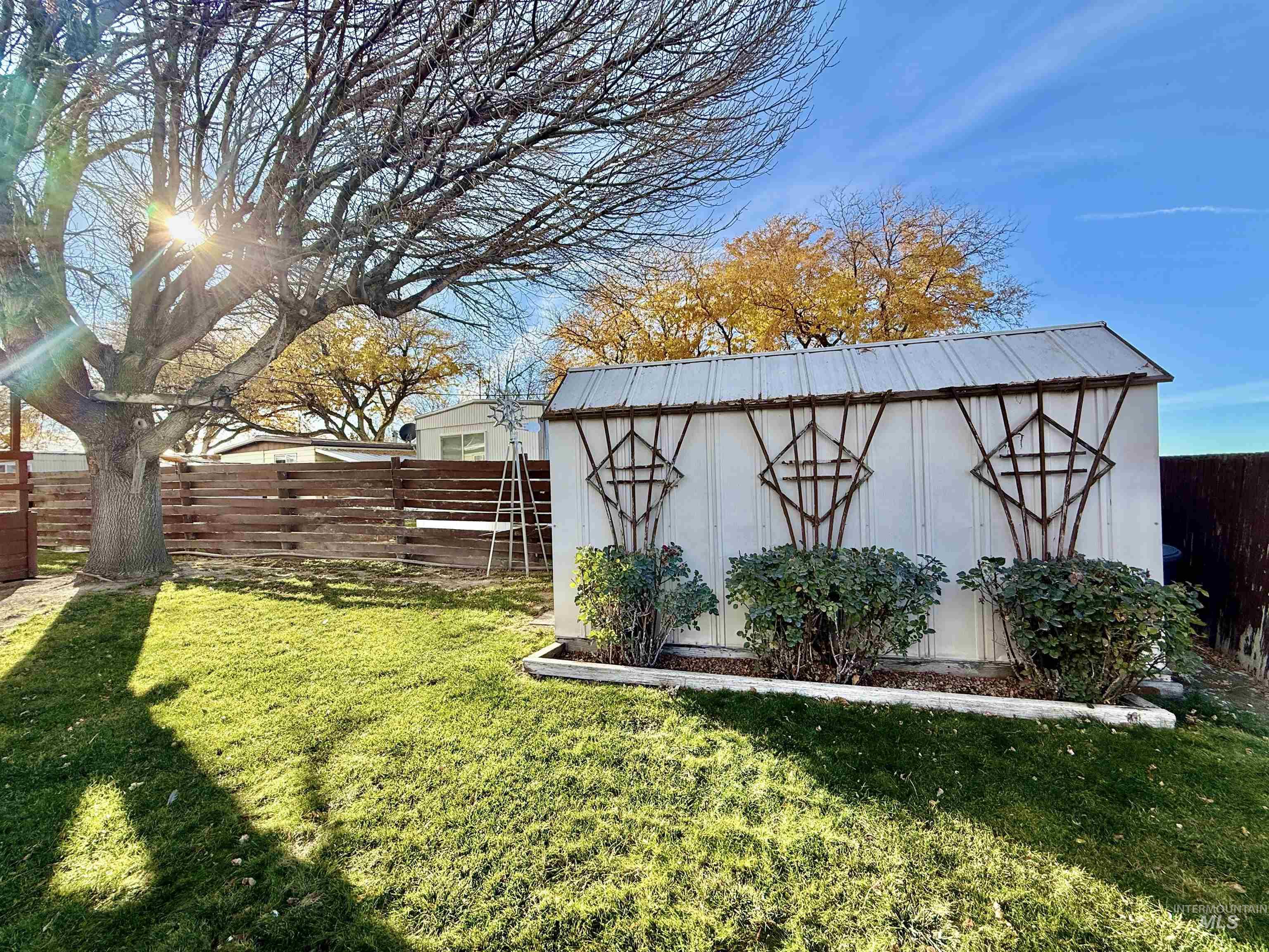 842 W Midway, Filer, Idaho 83328, 3 Bedrooms, 2 Bathrooms, Residential For Sale, Price $135,000,MLS 98977643