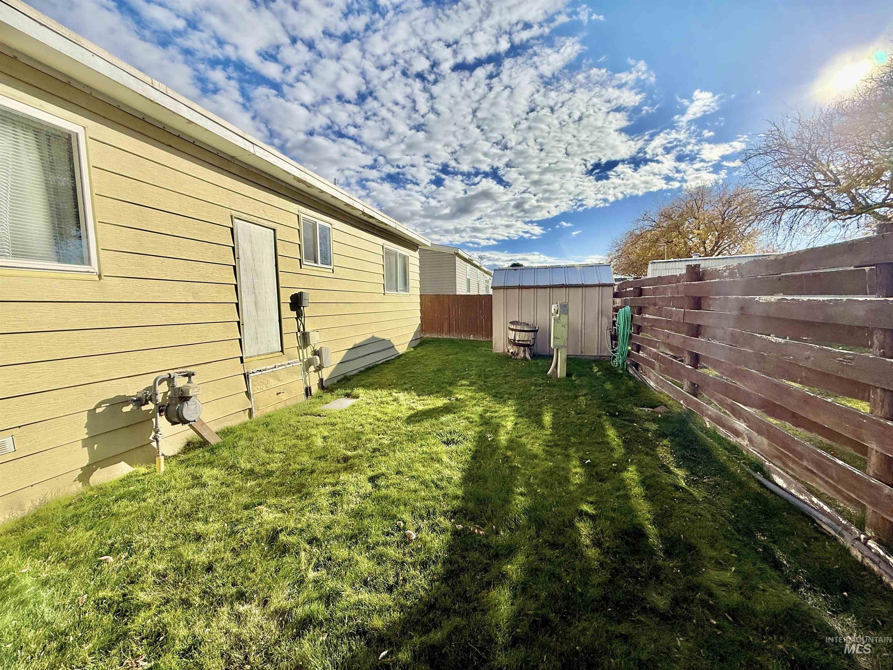 842 W Midway, Filer, Idaho 83328, 3 Bedrooms, 2 Bathrooms, Residential For Sale, Price $135,000,MLS 98977643