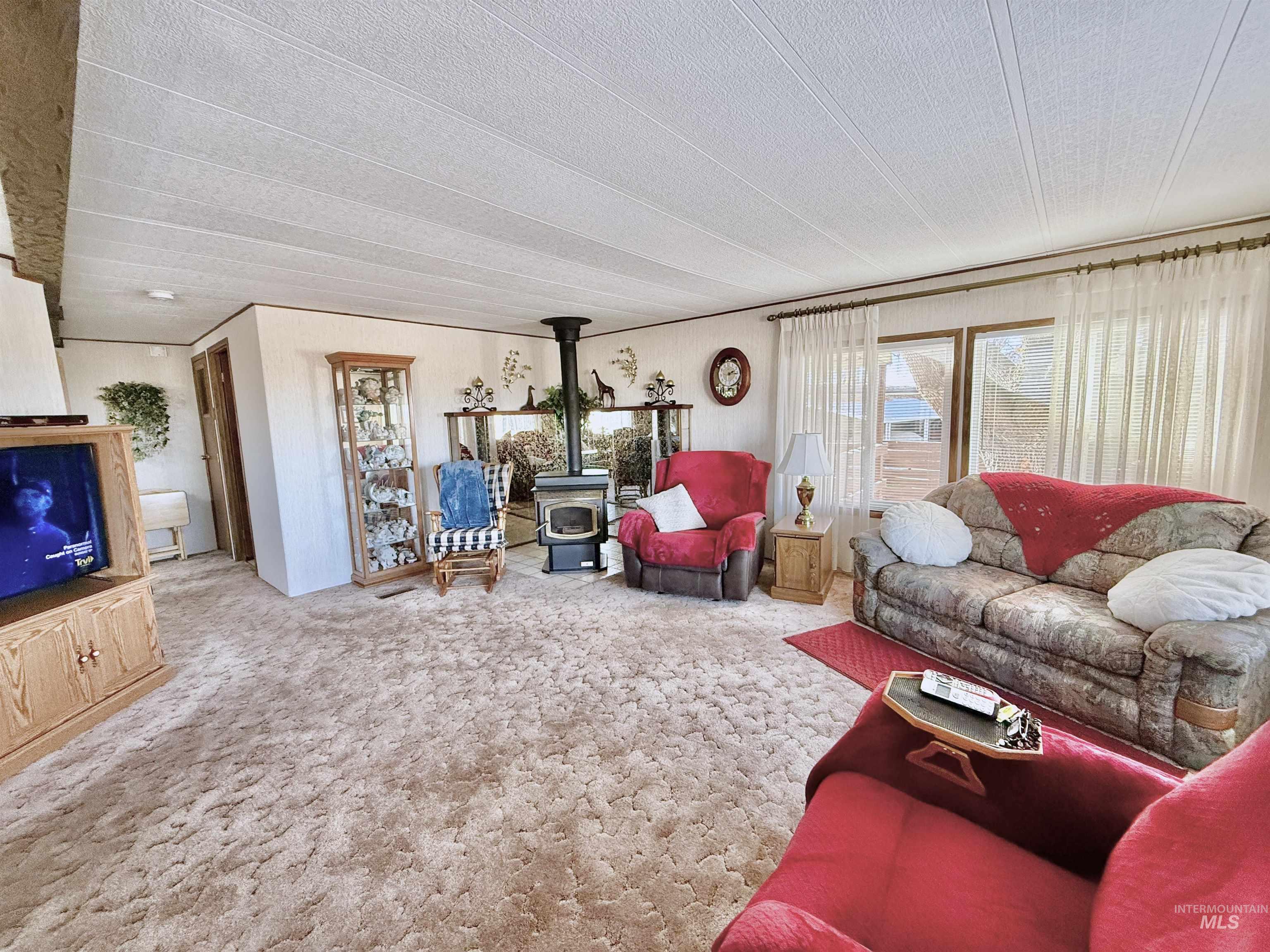 842 W Midway, Filer, Idaho 83328, 3 Bedrooms, 2 Bathrooms, Residential For Sale, Price $135,000,MLS 98977643