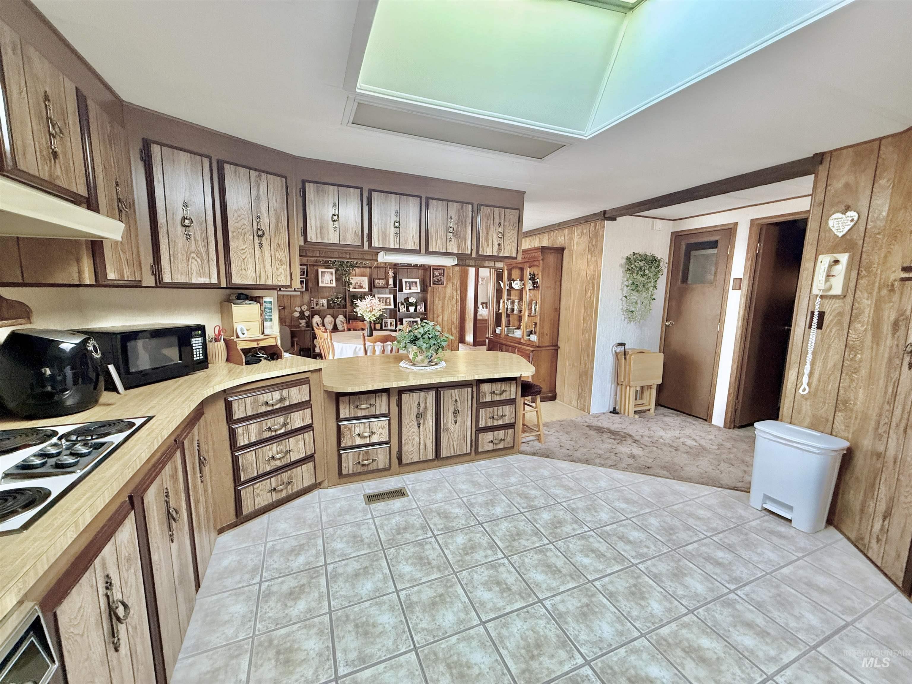 842 W Midway, Filer, Idaho 83328, 3 Bedrooms, 2 Bathrooms, Residential For Sale, Price $135,000,MLS 98977643