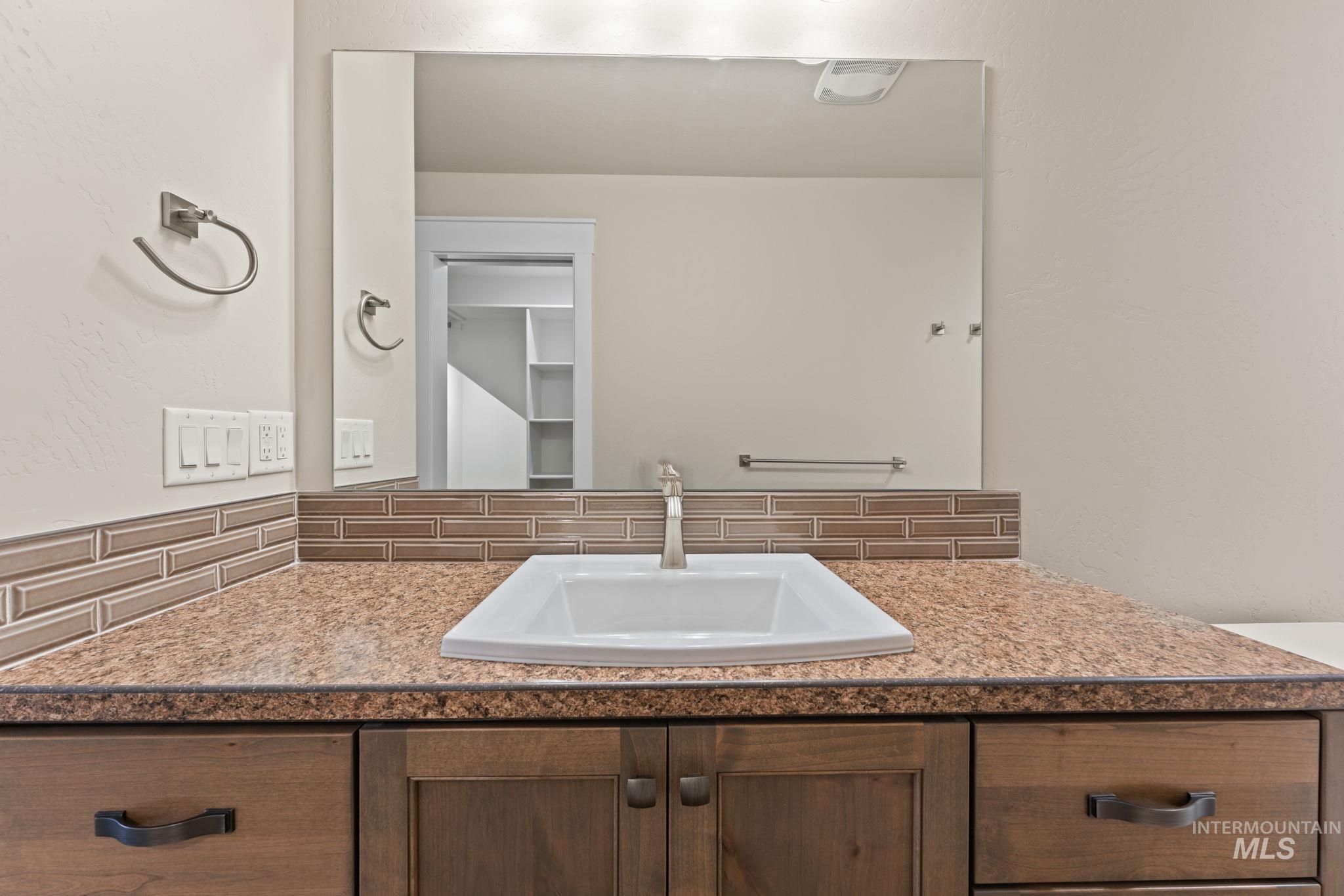 812 Jack Ave, Jerome, Idaho 83338, 4 Bedrooms, 2.5 Bathrooms, Residential For Sale, Price $380,000,MLS 98977644