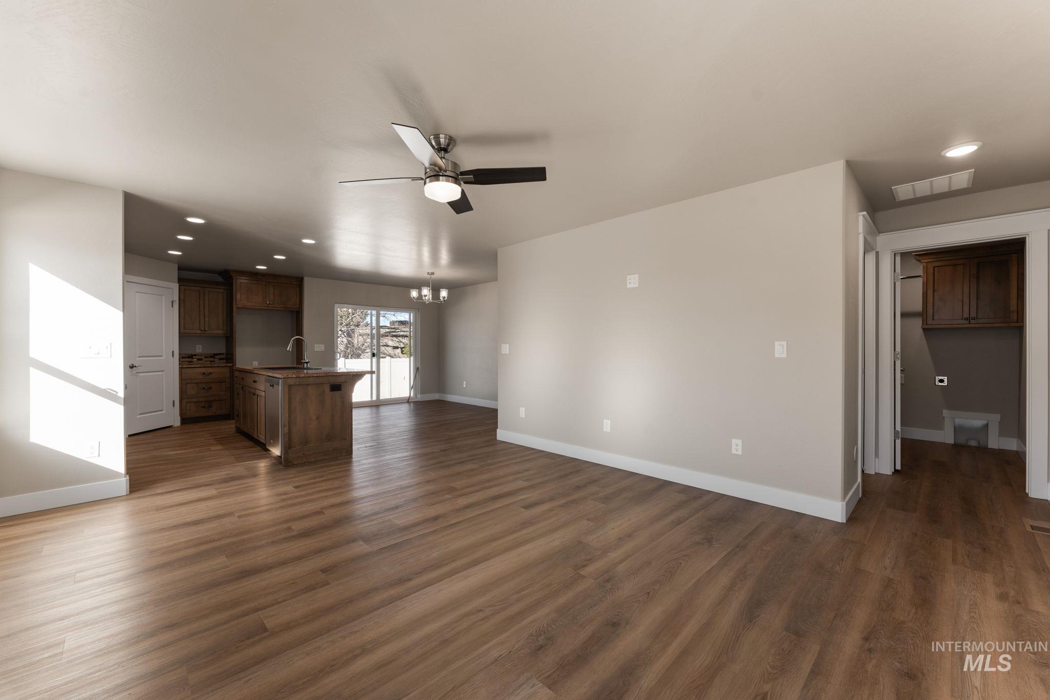 812 Jack Ave, Jerome, Idaho 83338, 4 Bedrooms, 2.5 Bathrooms, Residential For Sale, Price $380,000,MLS 98977644