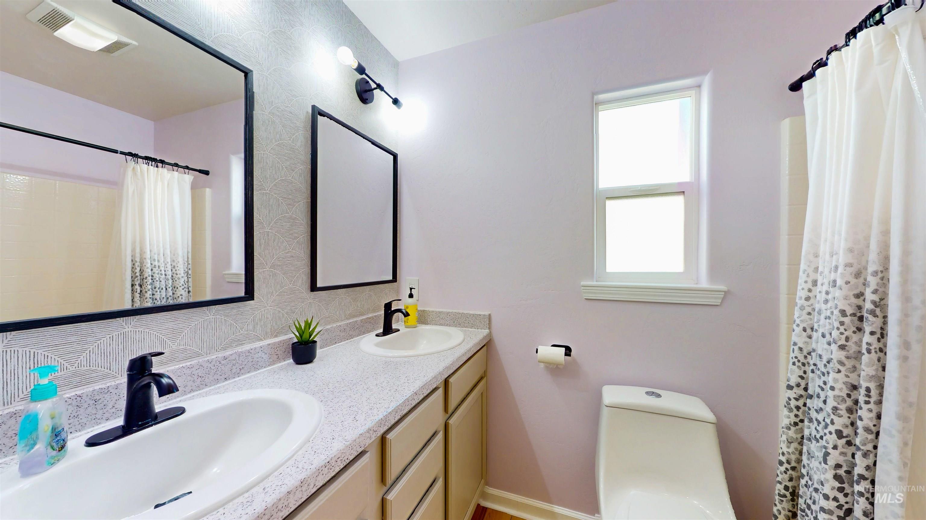 245 Yellow Rose Ave, Twin Falls, Idaho 83301, 4 Bedrooms, 3 Bathrooms, Residential For Sale, Price $349,900,MLS 98977651