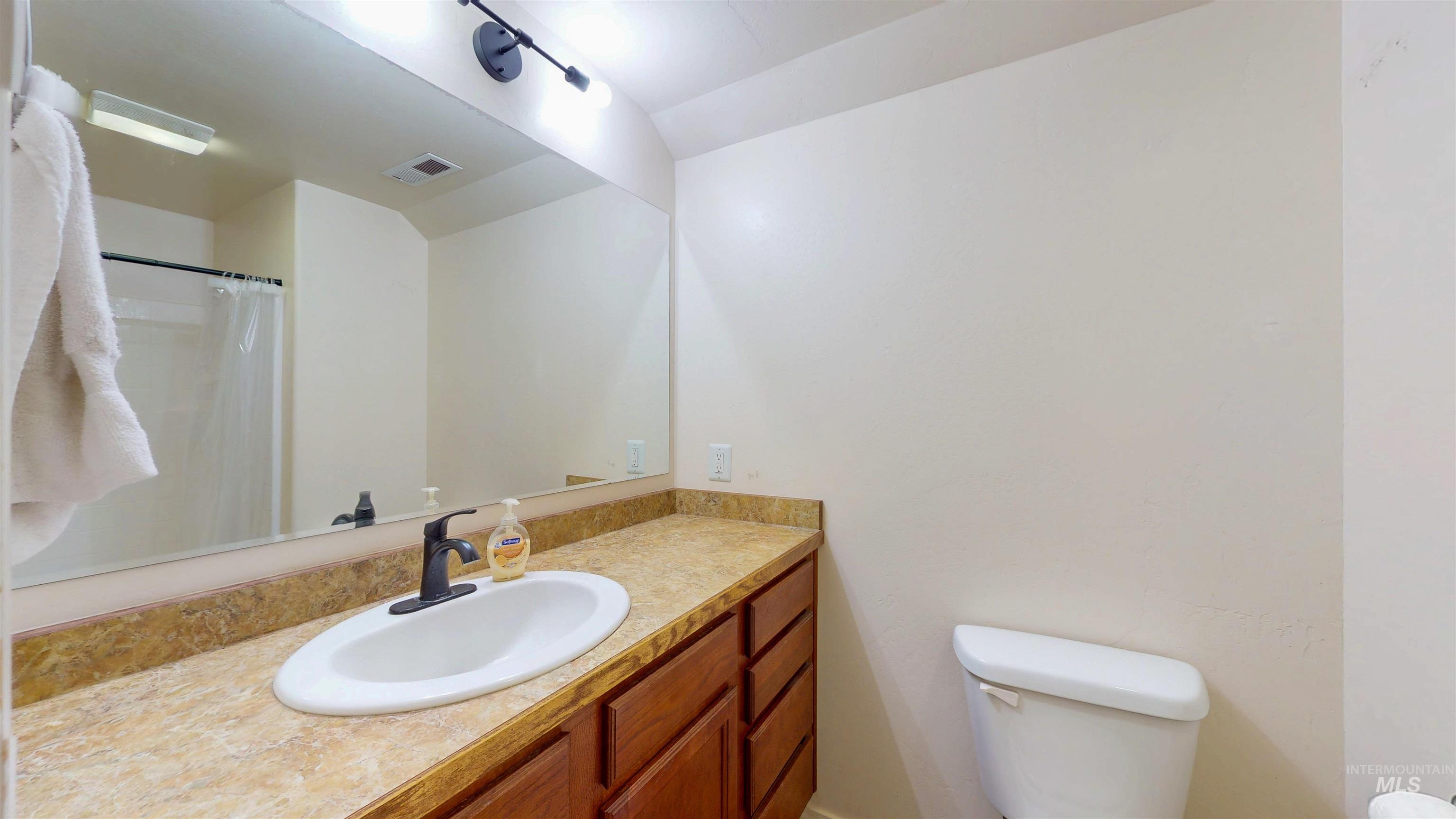 245 Yellow Rose Ave, Twin Falls, Idaho 83301, 4 Bedrooms, 3 Bathrooms, Residential For Sale, Price $349,900,MLS 98977651