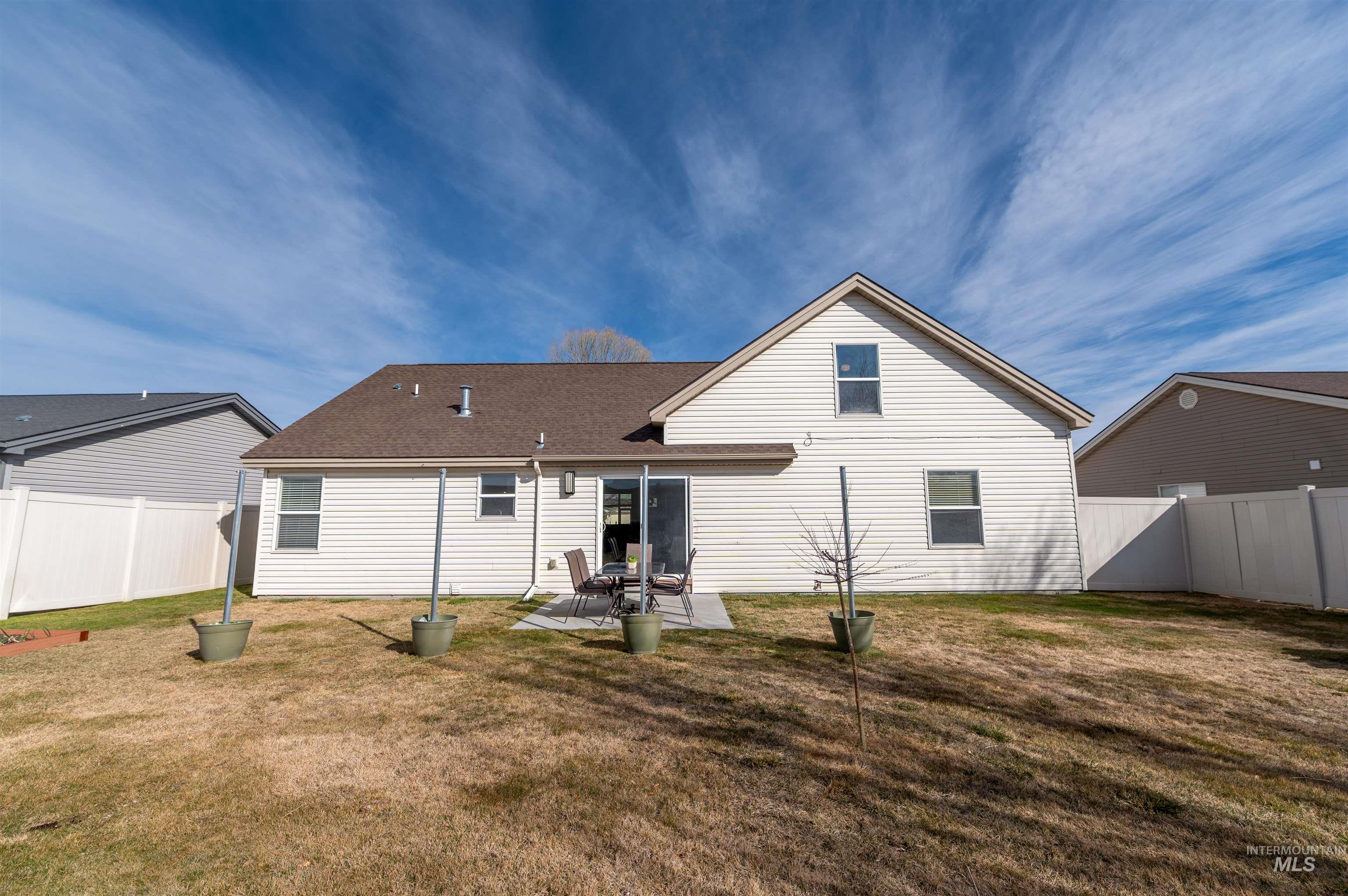 245 Yellow Rose Ave, Twin Falls, Idaho 83301, 4 Bedrooms, 3 Bathrooms, Residential For Sale, Price $349,900,MLS 98977651