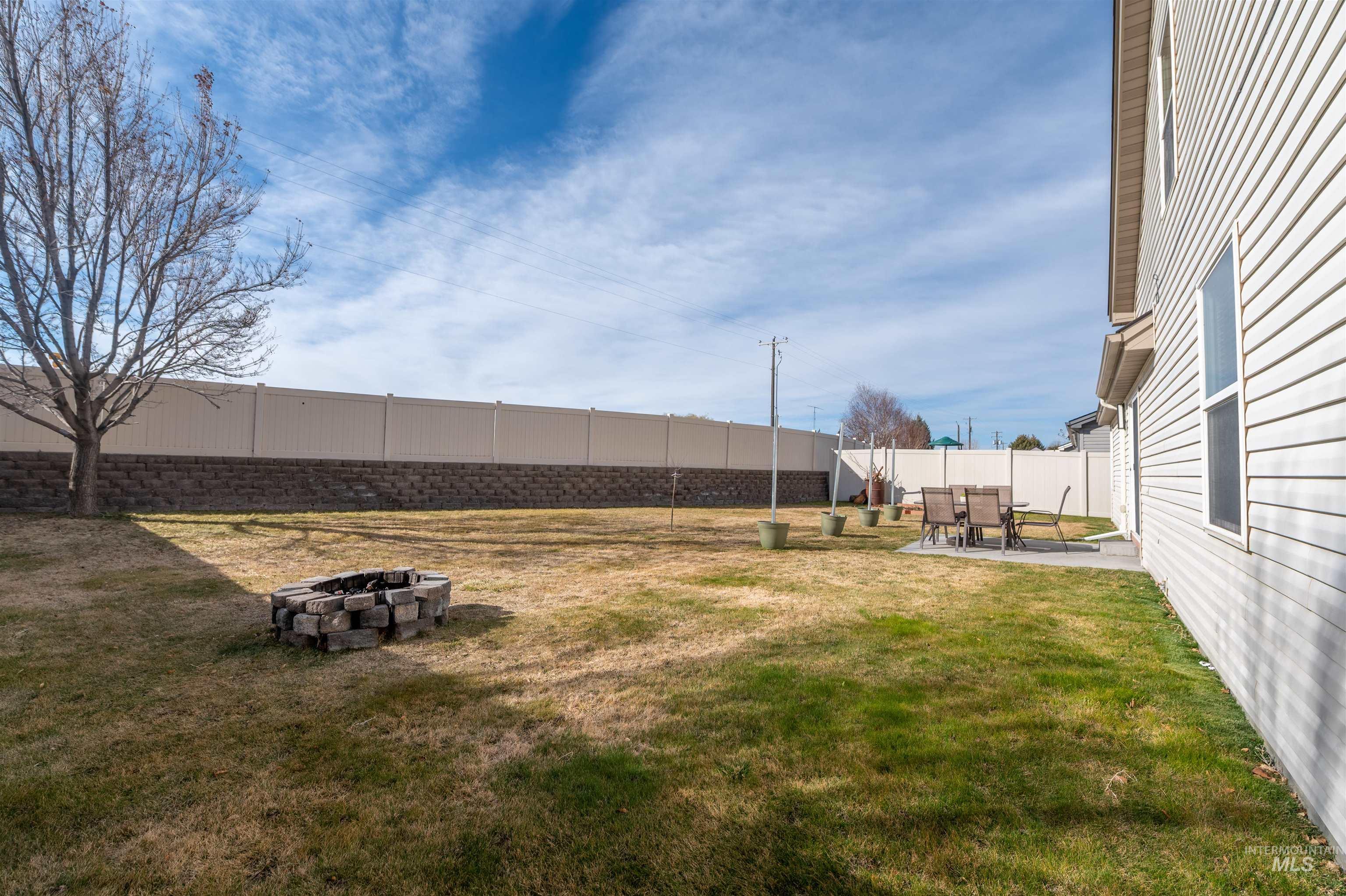 245 Yellow Rose Ave, Twin Falls, Idaho 83301, 4 Bedrooms, 3 Bathrooms, Residential For Sale, Price $349,900,MLS 98977651