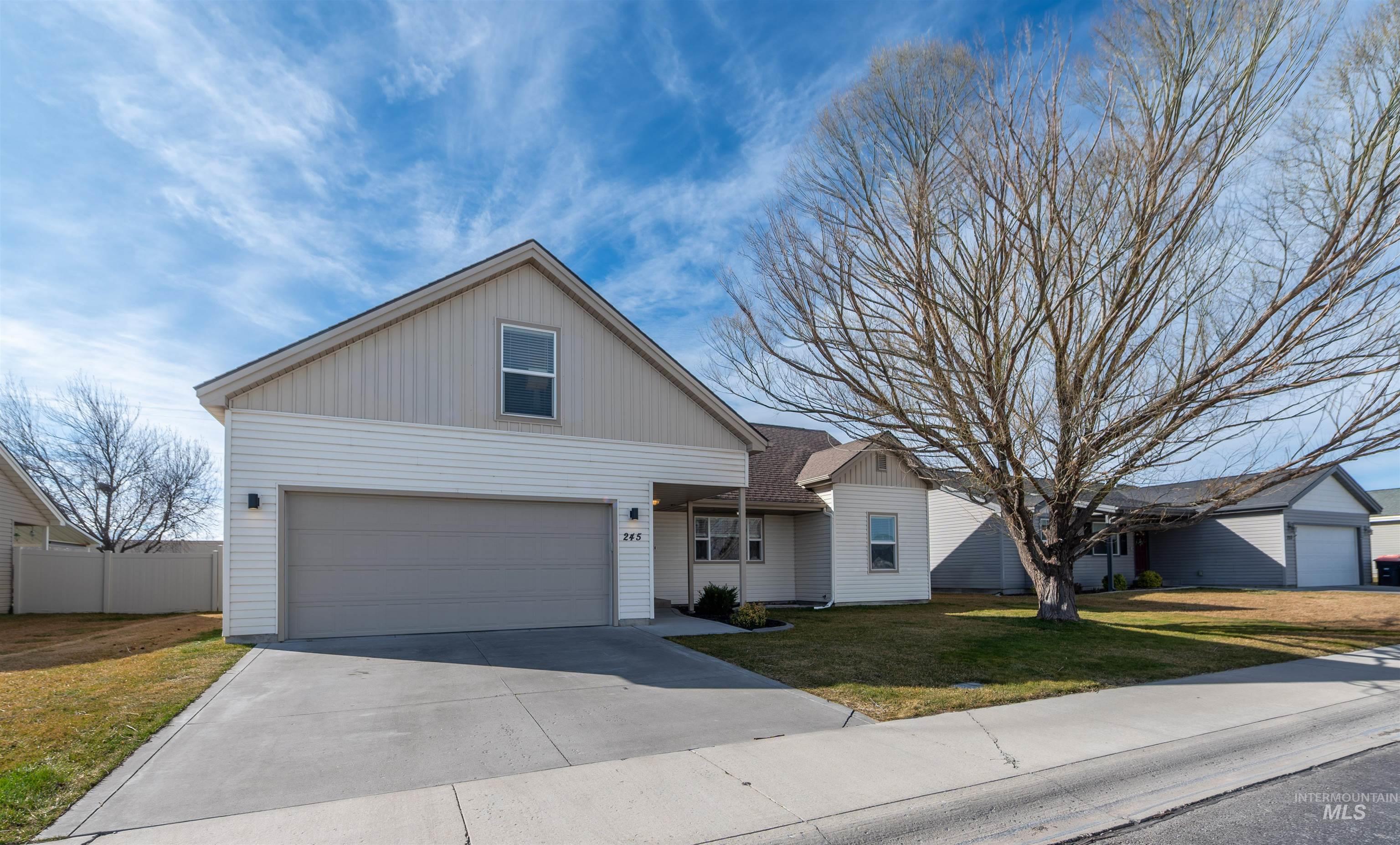 245 Yellow Rose Ave, Twin Falls, Idaho 83301, 4 Bedrooms, 3 Bathrooms, Residential For Sale, Price $349,900,MLS 98977651