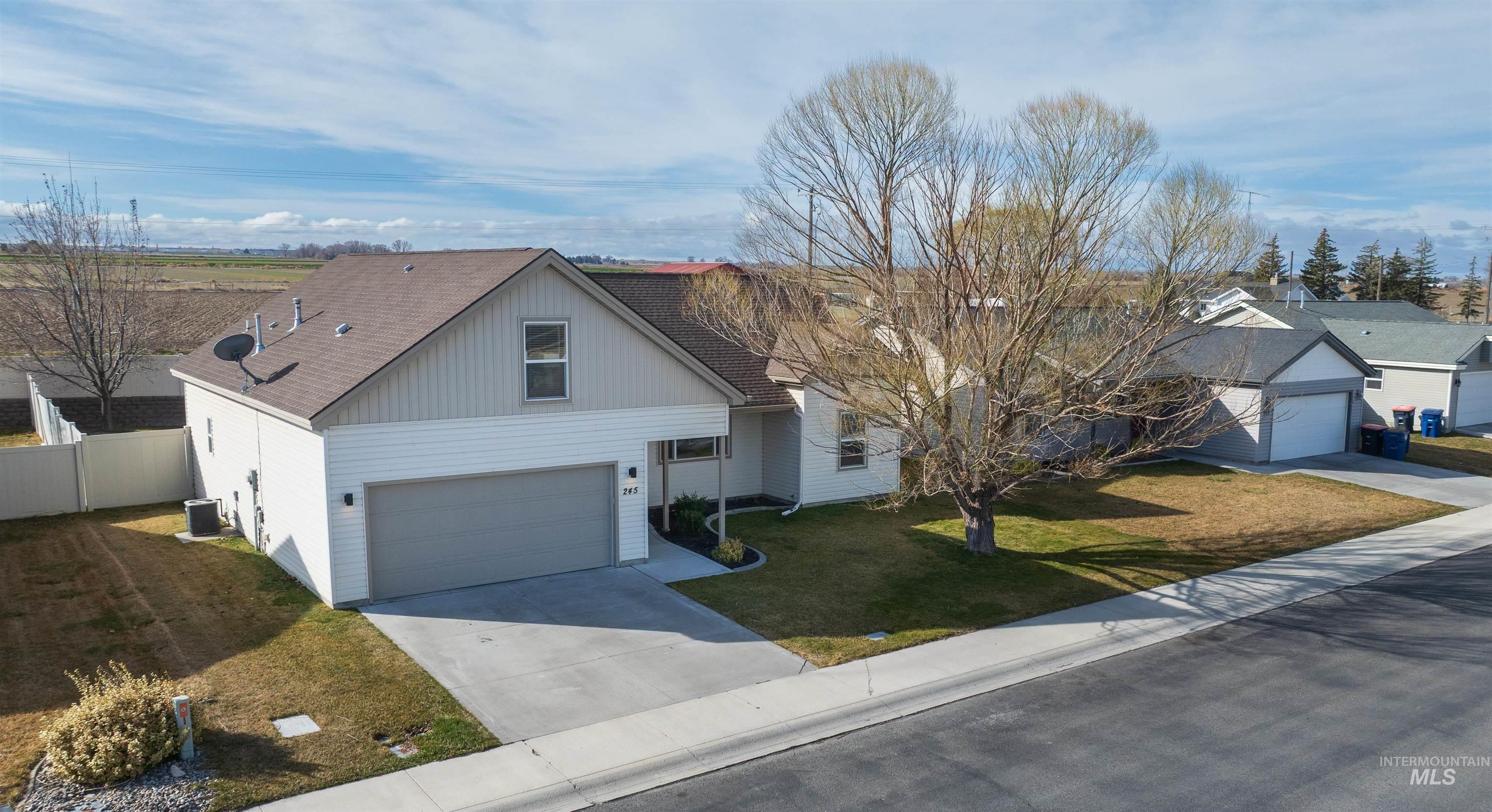 245 Yellow Rose Ave, Twin Falls, Idaho 83301, 4 Bedrooms, 3 Bathrooms, Residential For Sale, Price $349,900,MLS 98977651