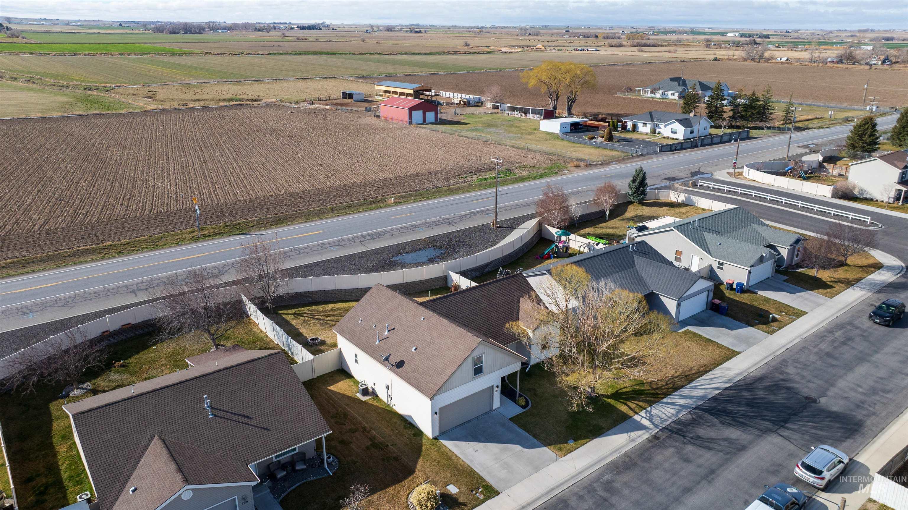 245 Yellow Rose Ave, Twin Falls, Idaho 83301, 4 Bedrooms, 3 Bathrooms, Residential For Sale, Price $349,900,MLS 98977651